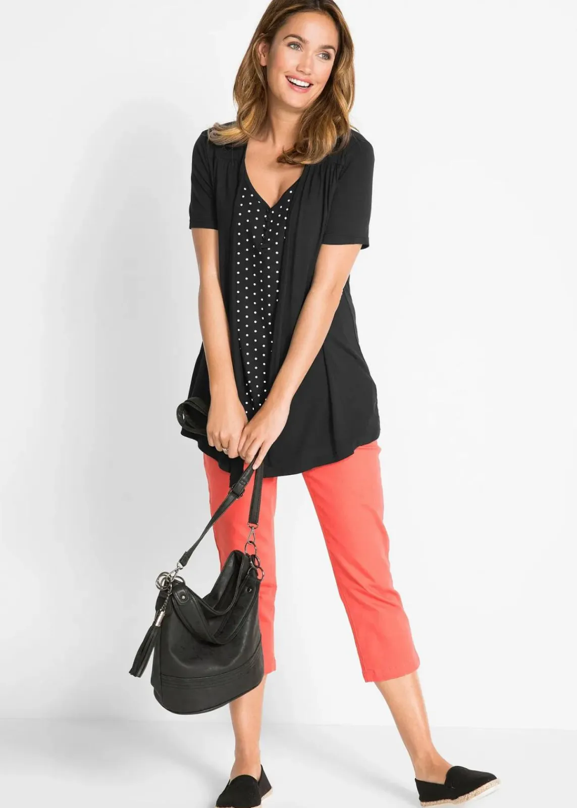 bonprix Shirts & Tops|Nachhaltigere Materialien^2 in 1 Shirt mit V-Ausschnitt, kurzarm schwarz/weiß gepunktet