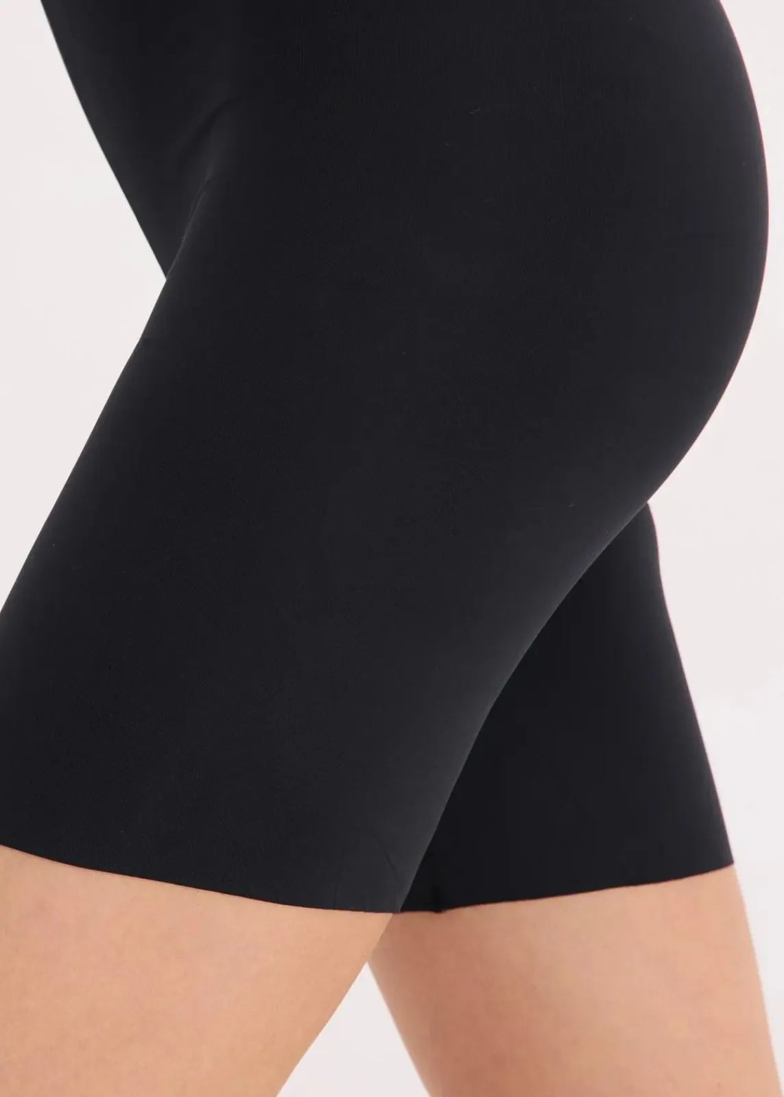 bonprix Bekleidung·Kleider|Hosen^Anti-Scheuer Radler mit kühlendem Material schwarz