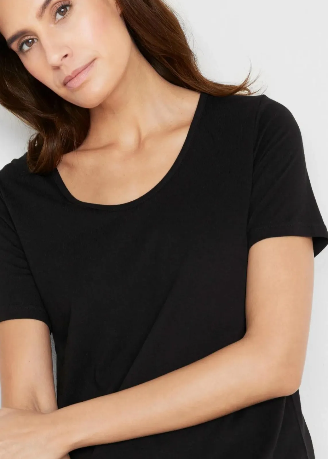 bonprix Shirts & Tops^Asymetrisches Longshirt aus Baumwoll-Viskose-Mischung schwarz