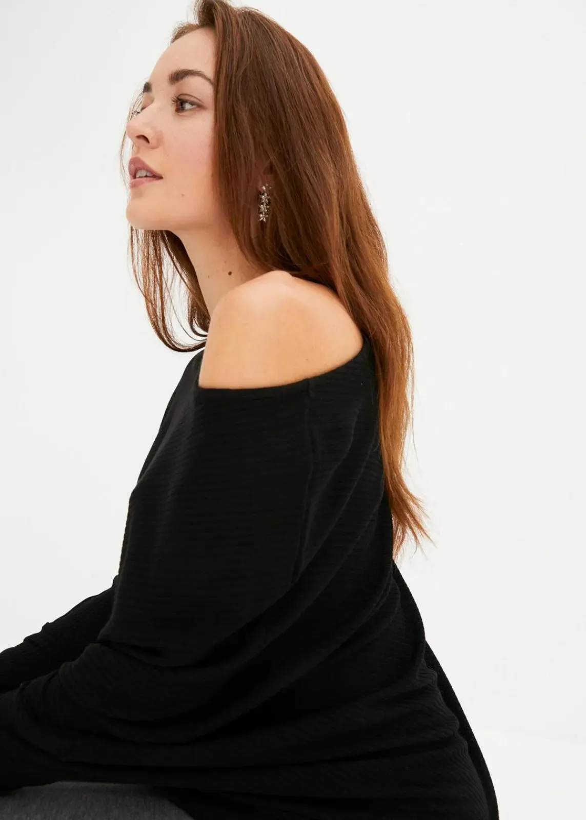 bonprix Bekleidung·Umstandsmode|Bekleidung·Jeans^Asymmetrischer Oversize-Pullover schwarz