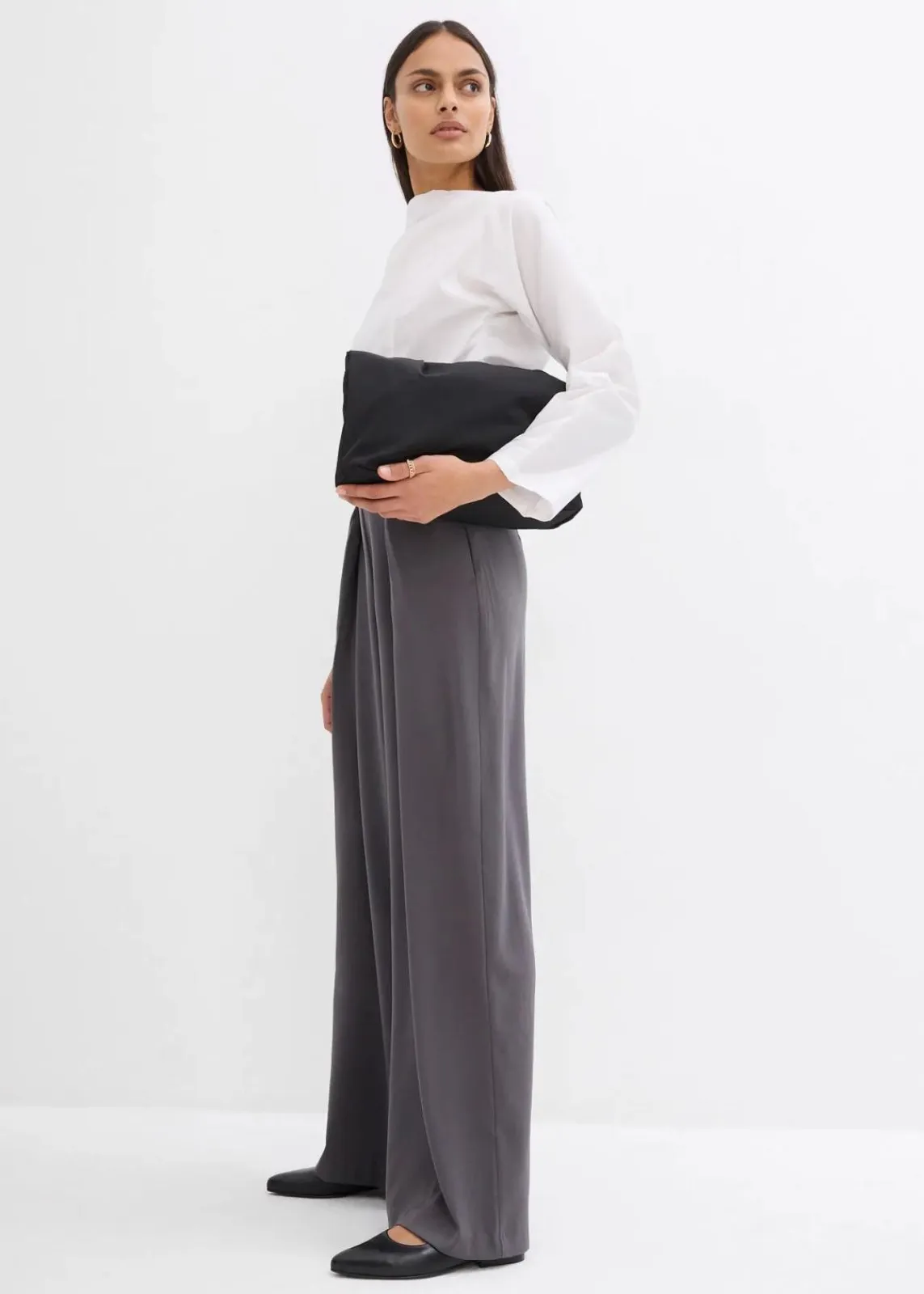bonprix Bekleidung·Kleider^Ausgestellte Bundfaltenhose schiefergrau