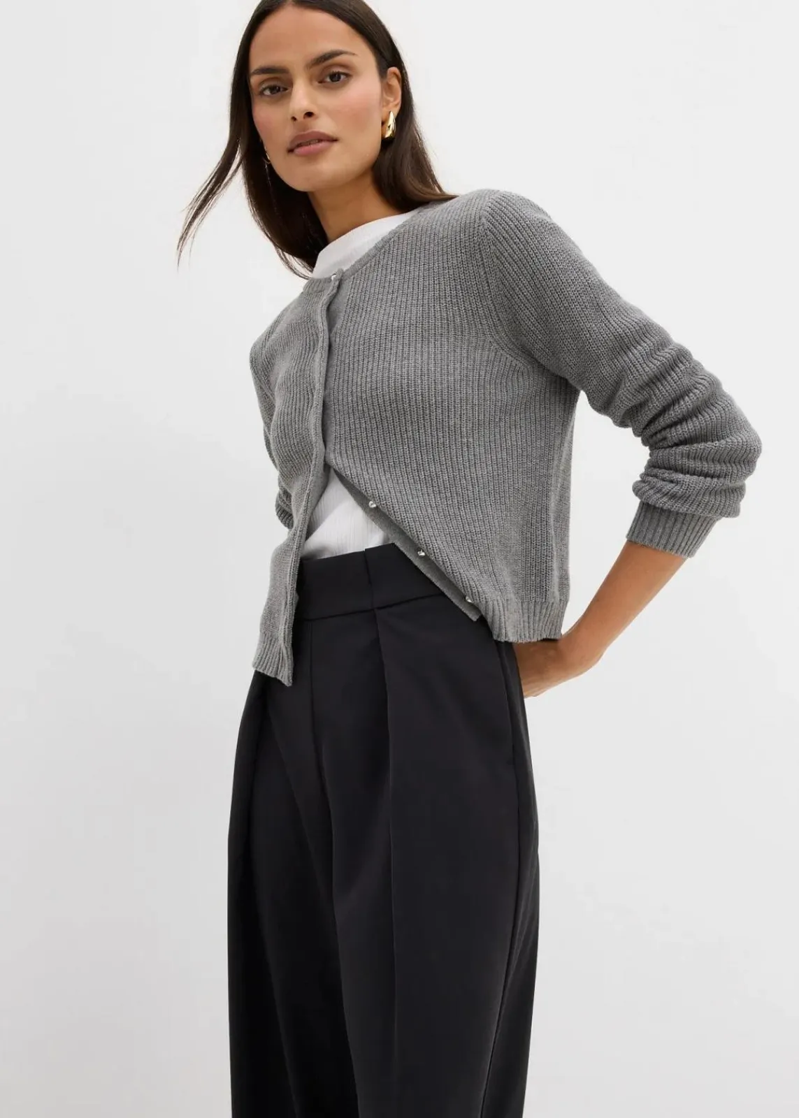 bonprix Bekleidung·Kleider^Ausgestellte Bundfaltenhose schwarz