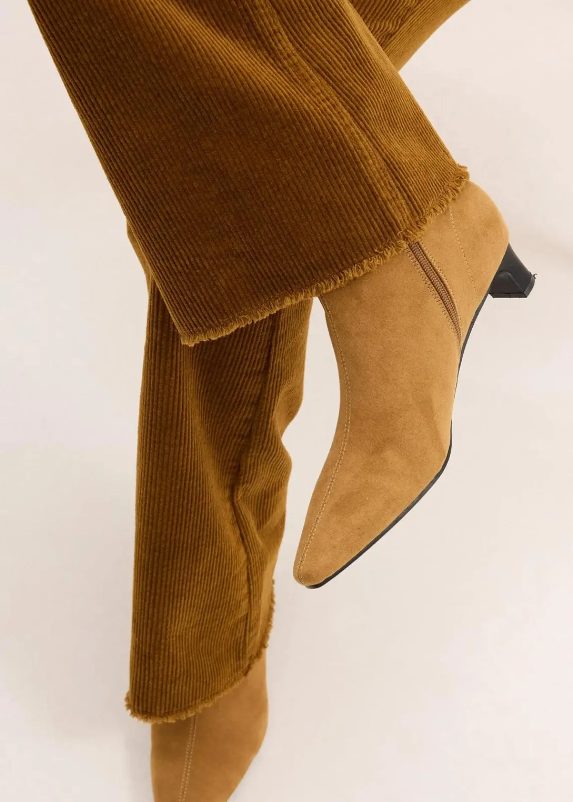 bonprix Hosen^Ausgestellte Cordhose cognac braun