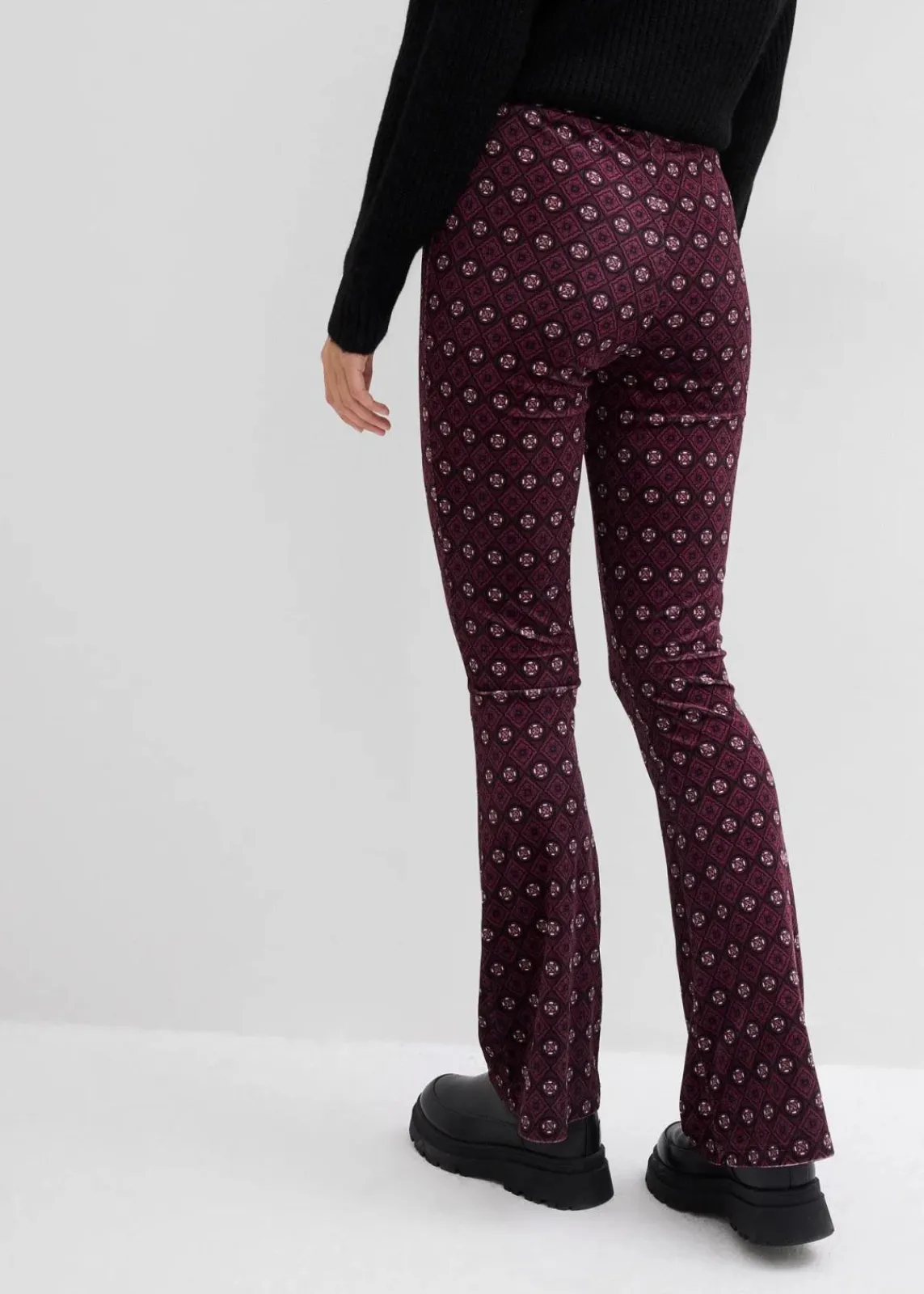 bonprix Bekleidung·Kleider|Hosen^Ausgestellte Leggings aus softem Samt dunkelbeere bedruckt