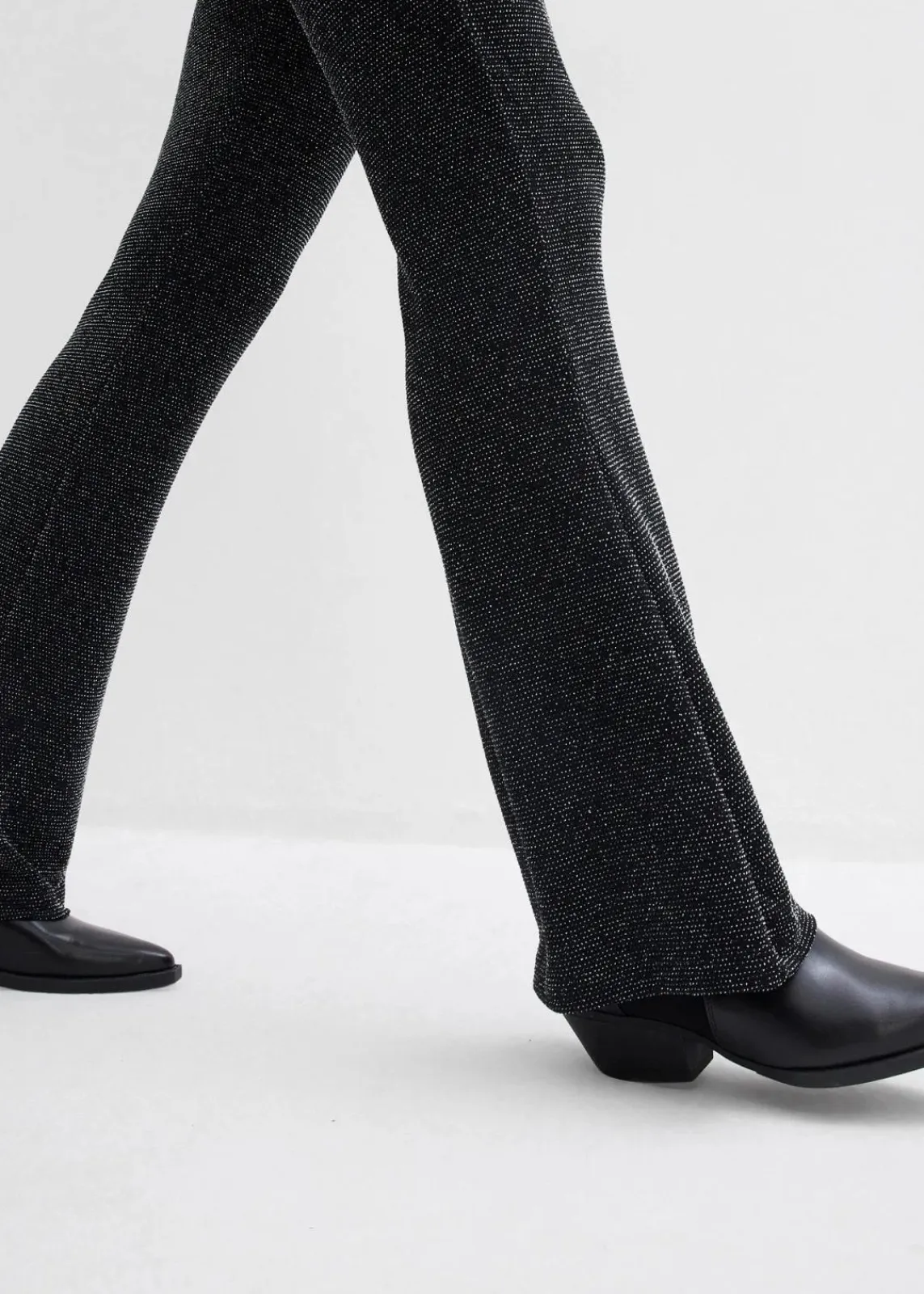 bonprix Bekleidung·Kleider|Hosen^Ausgestellte Leggings mit Glitzer schwarz