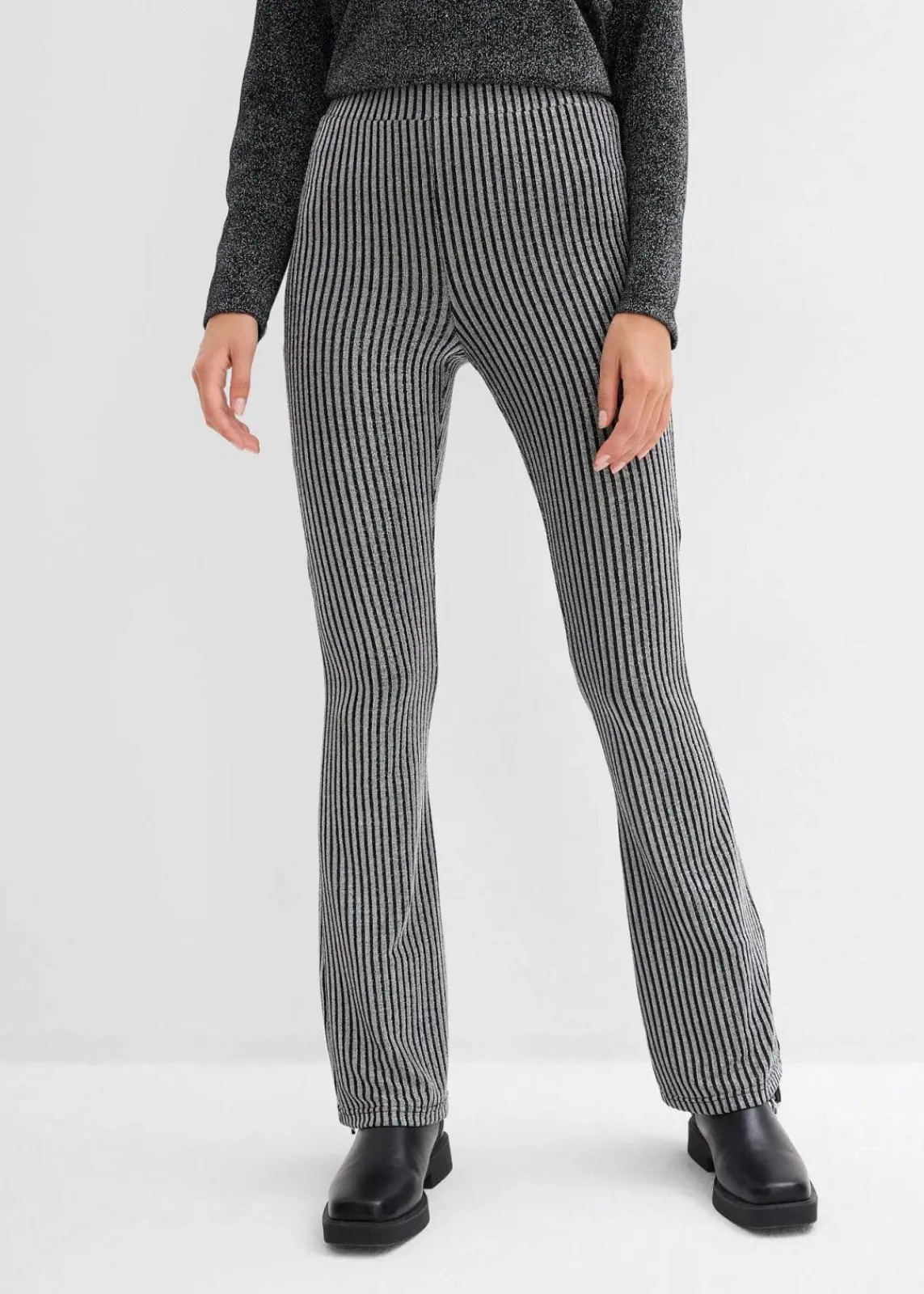 bonprix Bekleidung·Kleider|Hosen^Ausgestellte Leggings mit Glitzergarn schwarz lurex gestreift