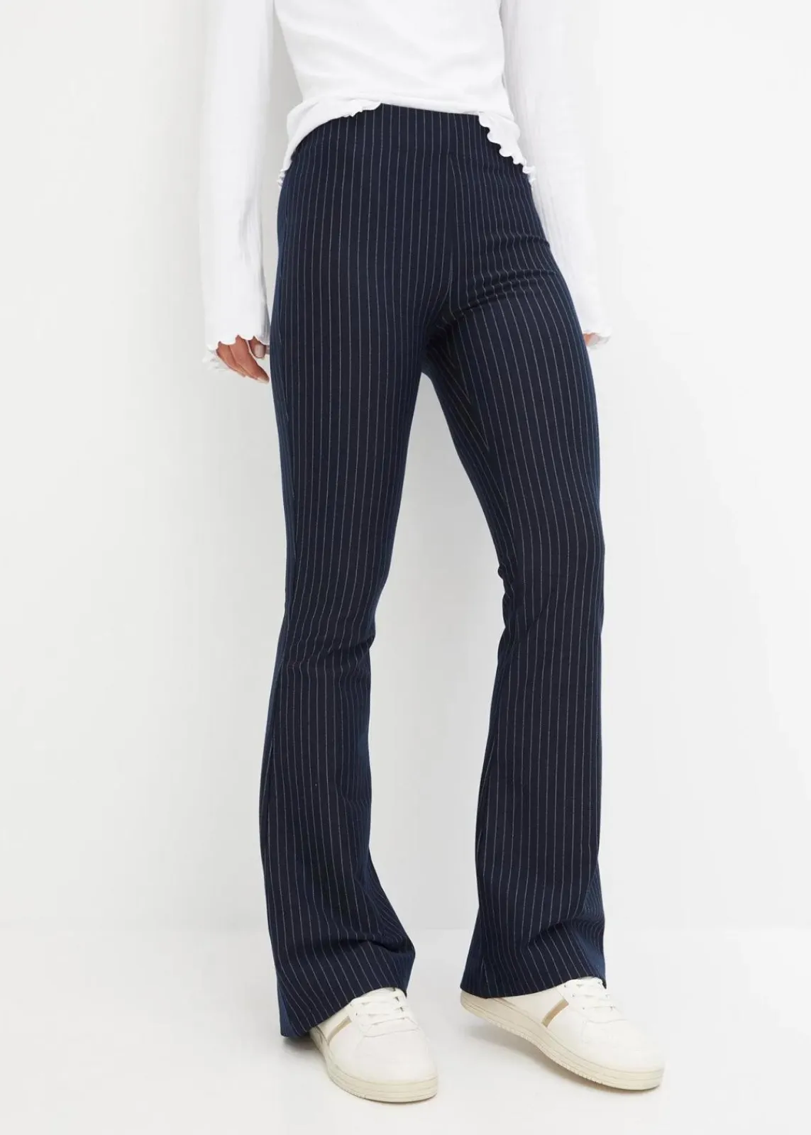 bonprix Bekleidung·Kleider^Ausgestellte Schlupfhose mit Nadelstreifen dunkelblau/wollweiß