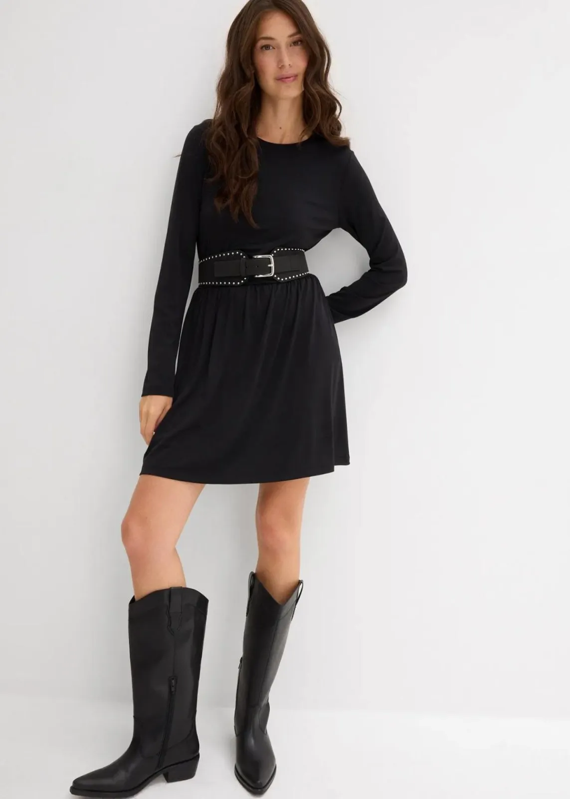 bonprix Nachhaltigere Materialien|Kleider^Ausgestelltes Shirtkleid schwarz