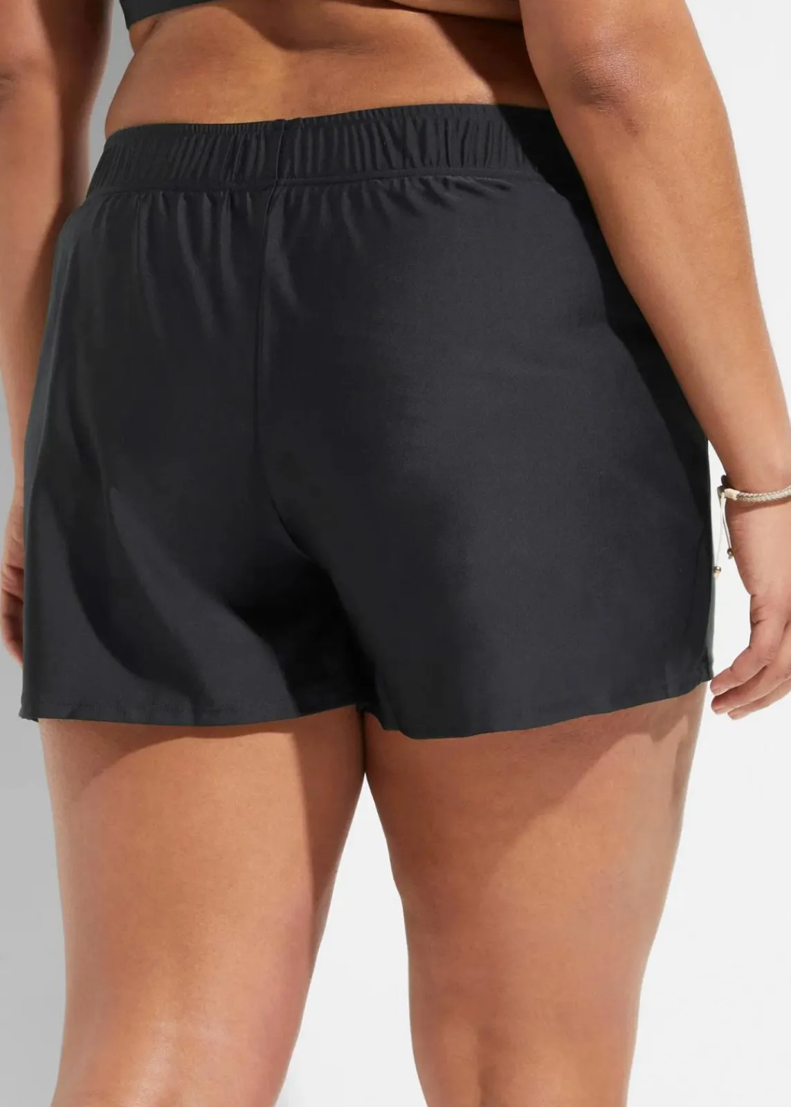 bonprix Nachhaltigere Materialien|Bademode·Tankinis^Badeshorts mit Innenslip schwarz