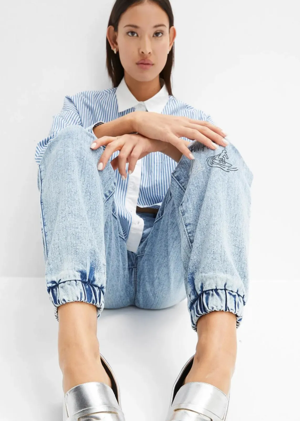 bonprix Jeans^Barrel-Jeans, Mid Waist, Bequembund eisblau denim