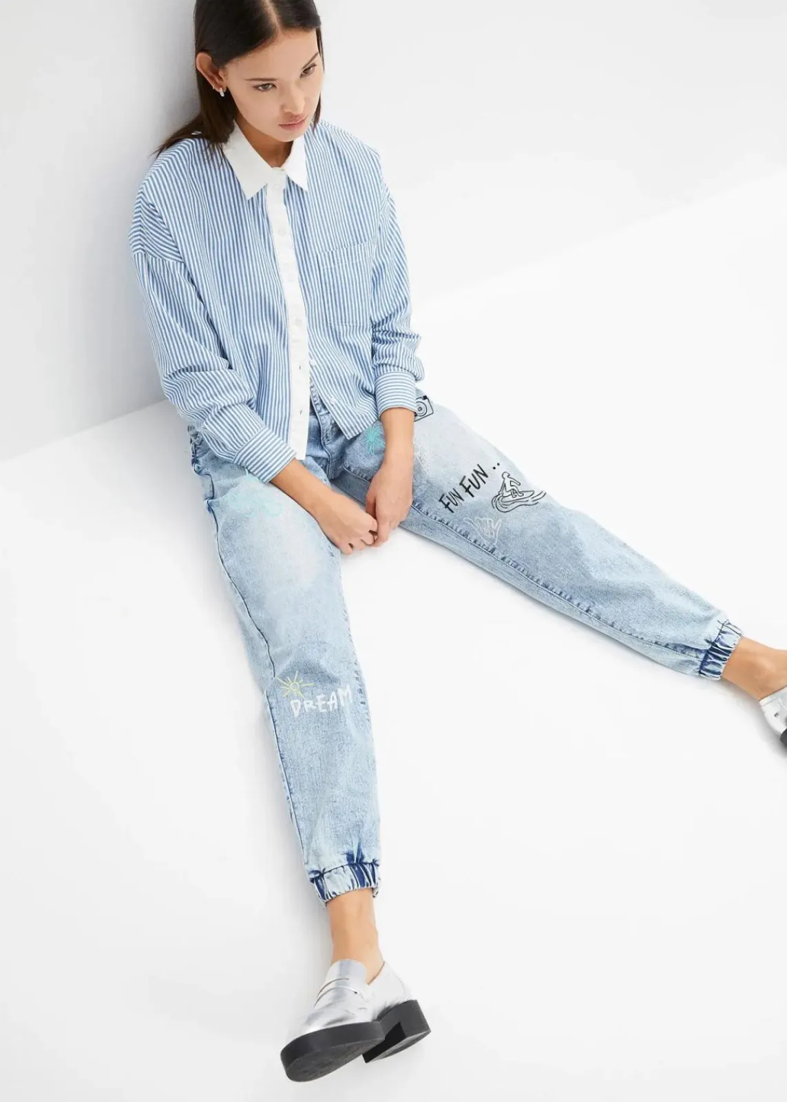bonprix Jeans^Barrel-Jeans, Mid Waist, Bequembund eisblau denim