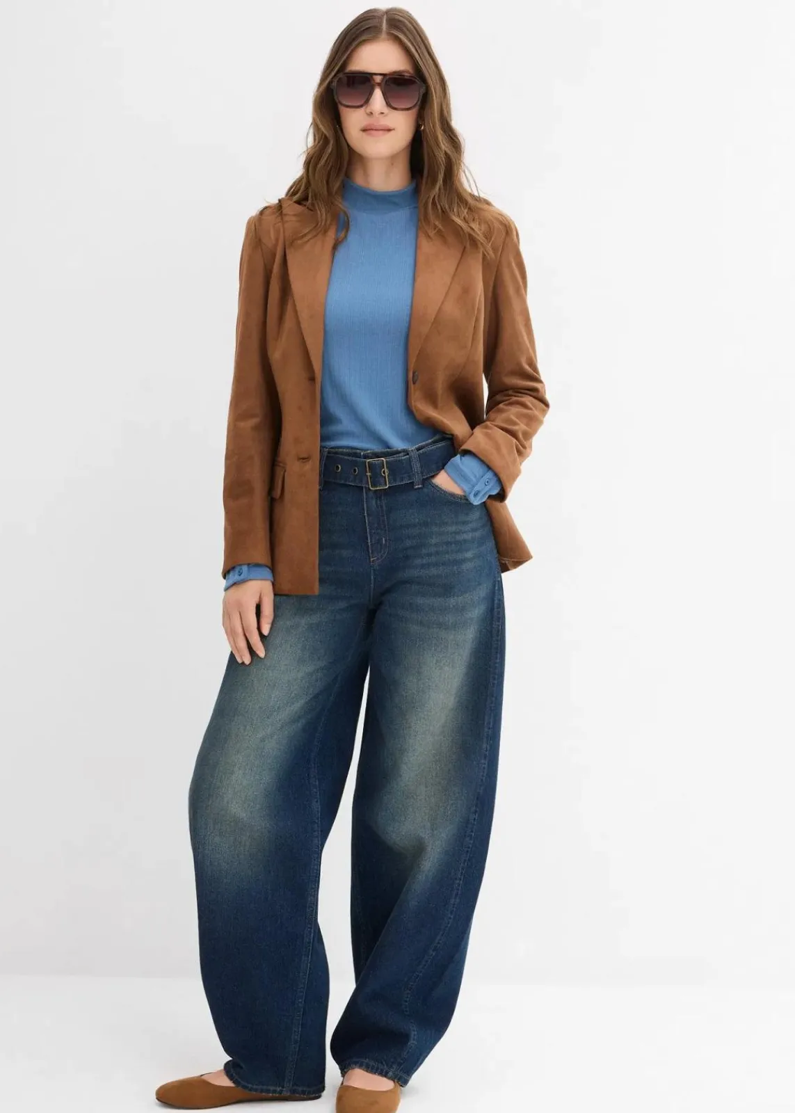 bonprix Jeans|Kurzgrößen^Barrel-Jeans Mid Waist mit Gürtel dunkelblau denim used