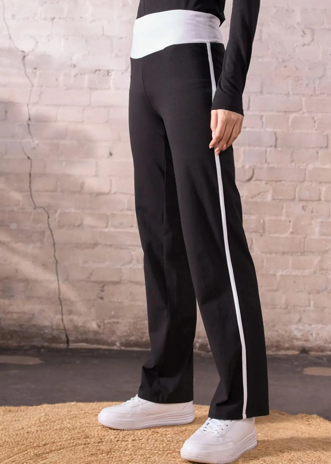 bonprix Bekleidung·Sweat|Bekleidung·Kleider^Baumwoll Sporthose mit Stretch schwarz