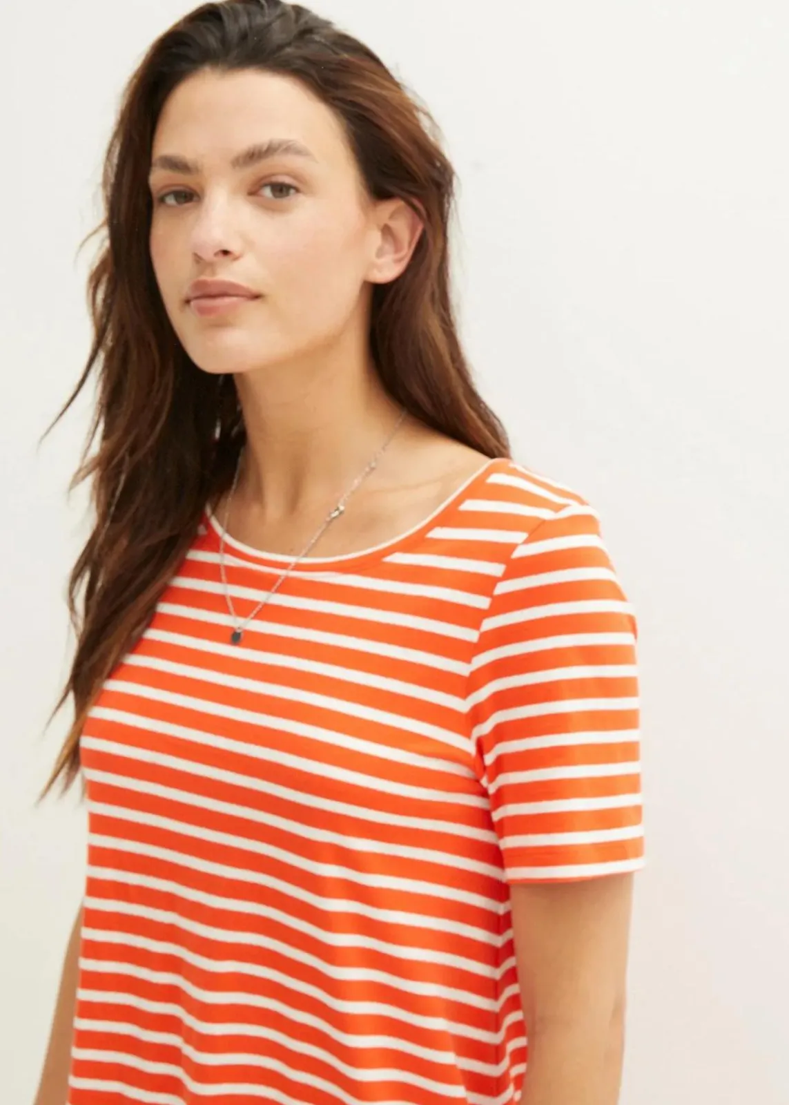 bonprix Kleider^Baumwoll-Shirtkleid aus Flammgarn mandarinrot/wollweiß gestreift