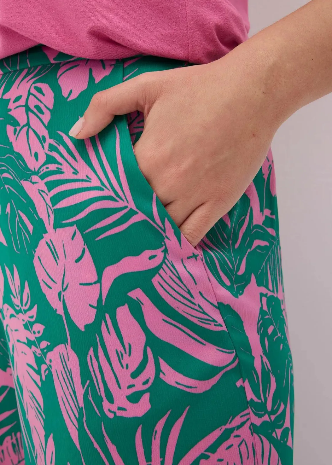 bonprix Bekleidung·Kleider|Hosen^bedruckte Hose lilapink/grün floral