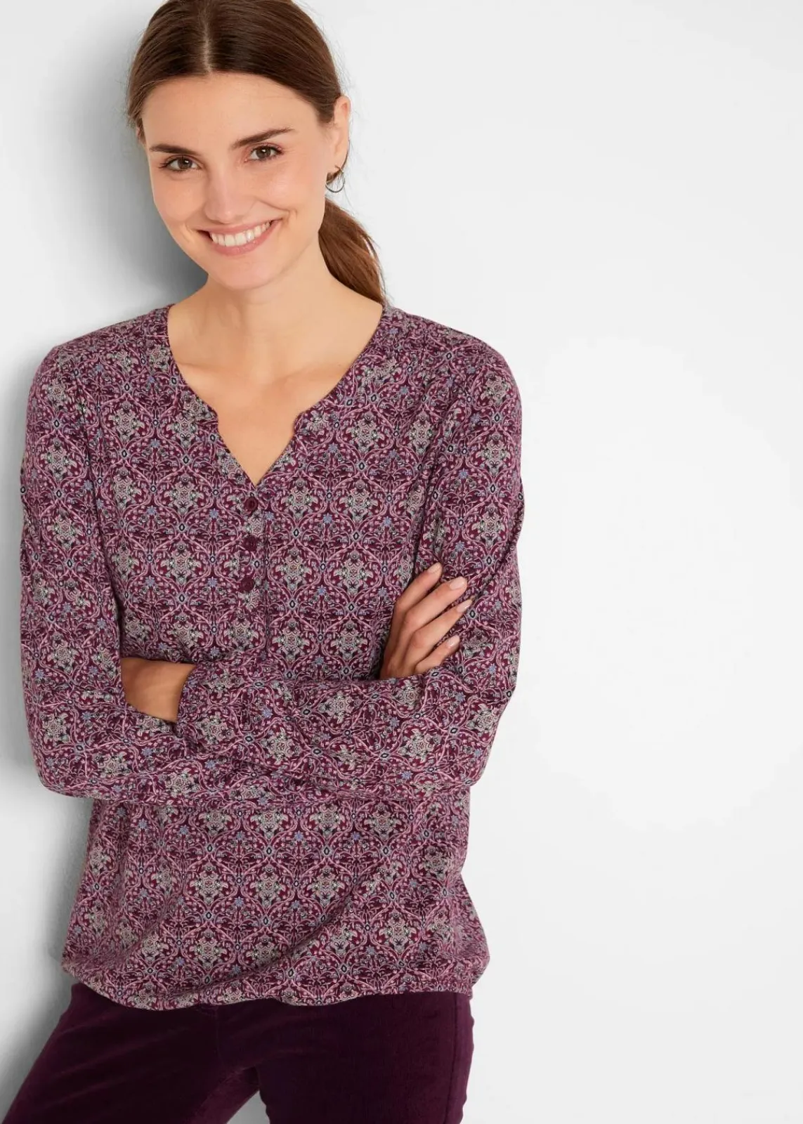 bonprix Shirts & Tops^Bedrucktes Langarmshirt mit Henley-Kragen beere