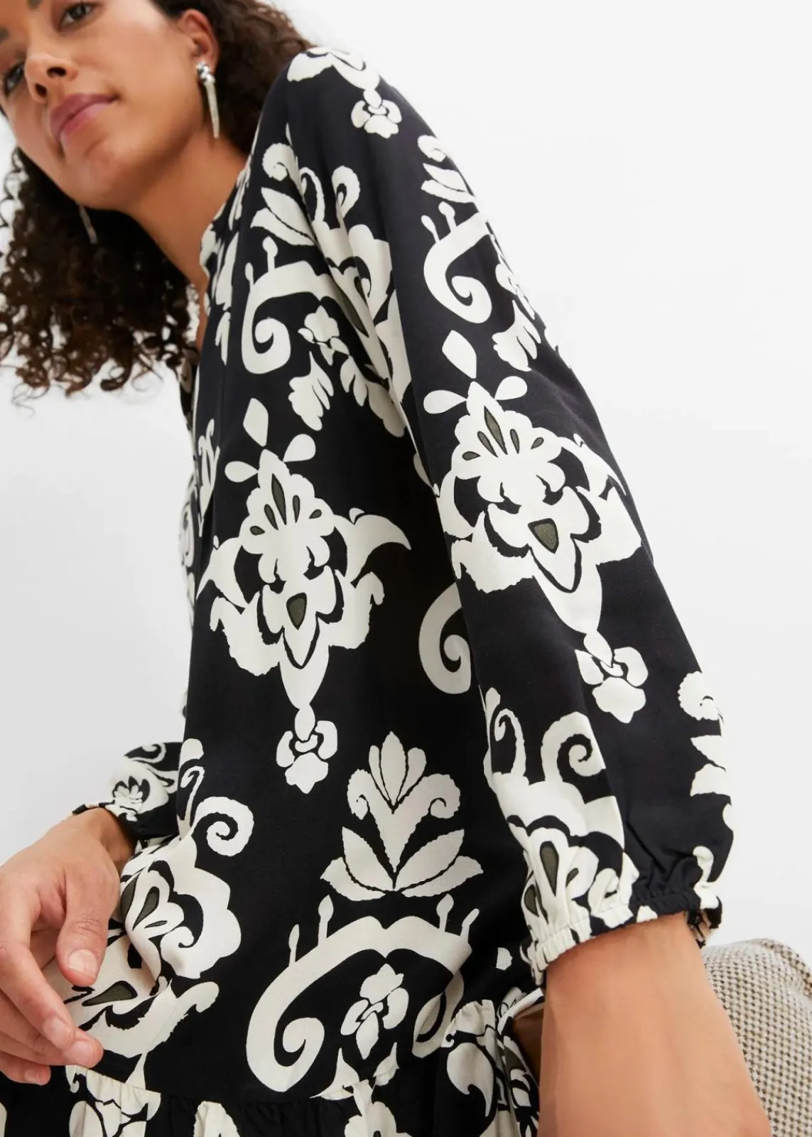 bonprix Bekleidung·Pullover & Strickjacken|Kleider^bedrucktes Tunika-Kleid schwarz/wollweiß bedruckt