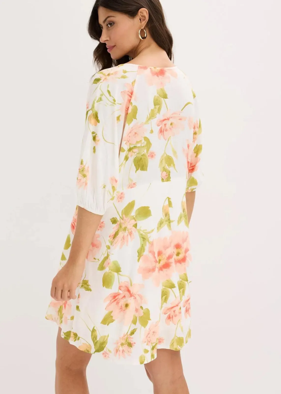 bonprix Bekleidung·Pullover & Strickjacken|Kleider^bedrucktes Tunika-Kleid aus fließender Viskose weiß/melba/helllachs geblümt