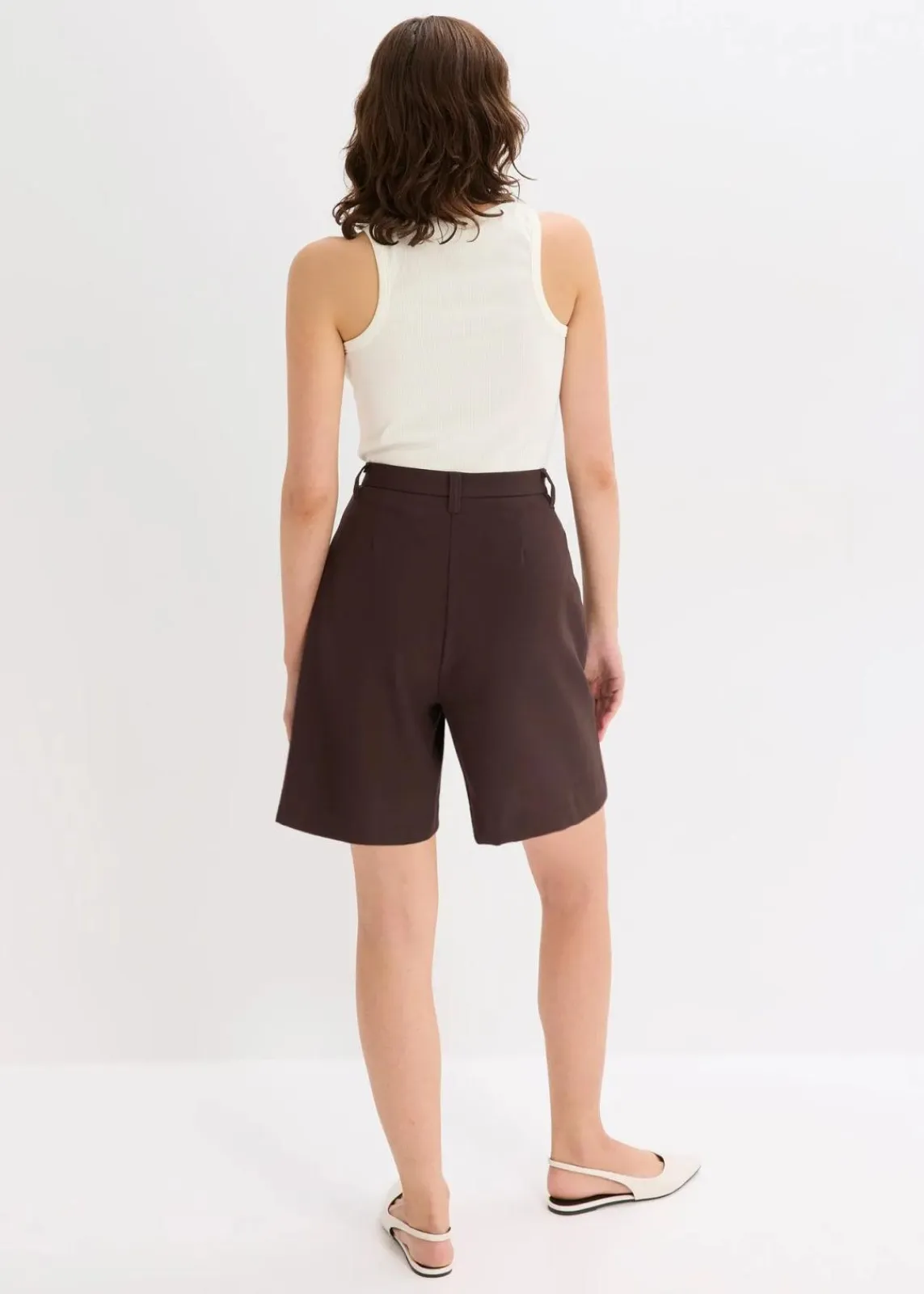 bonprix Hosen|Shorts^Bermuda Shorts mit Abnähern dunkelbraun