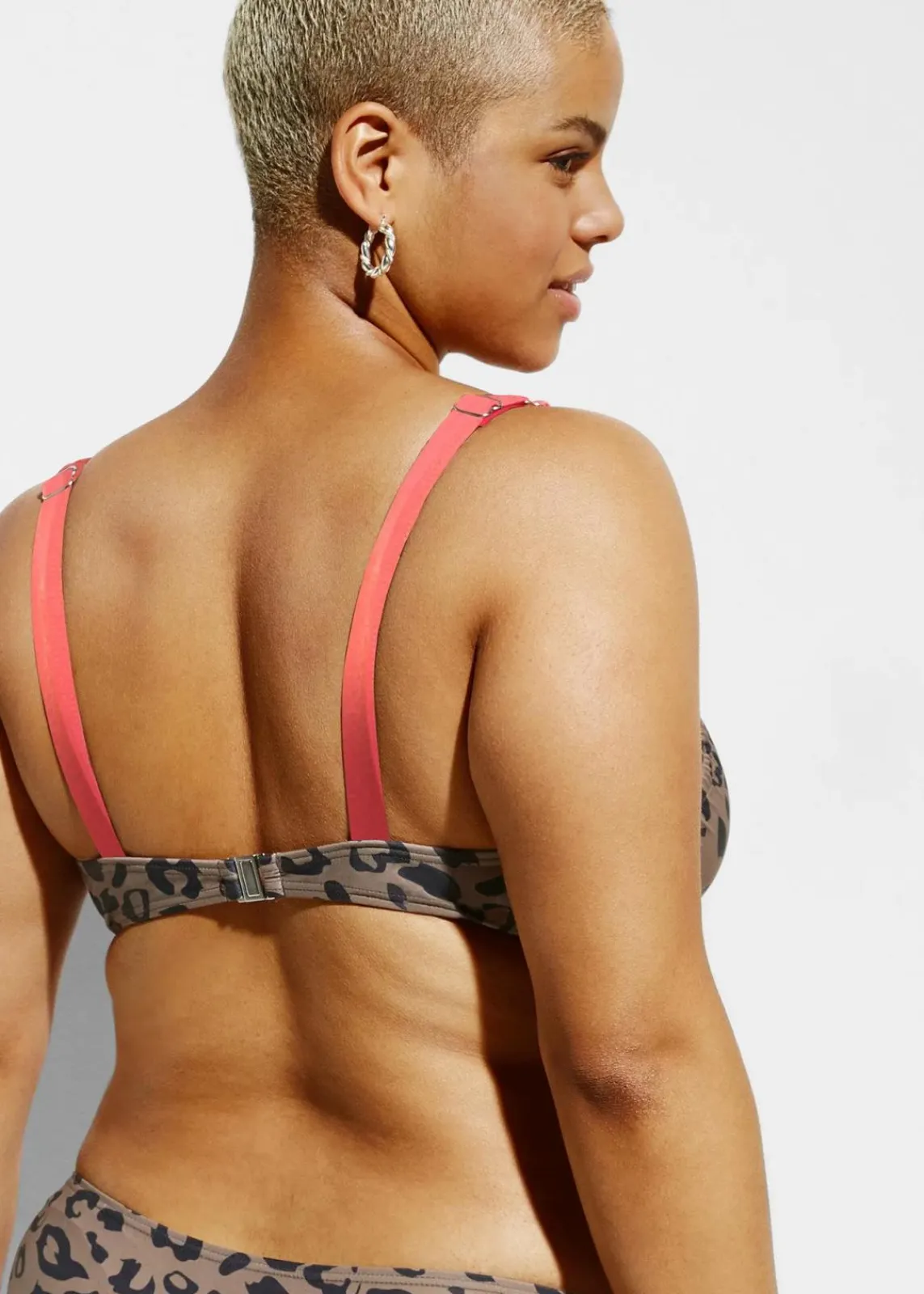 bonprix Nachhaltigere Materialien|Bademode·Bikinis^Bügel-Bikini mit Bindebändern (2-tlg.Set) blau/lrot leo bedruckt