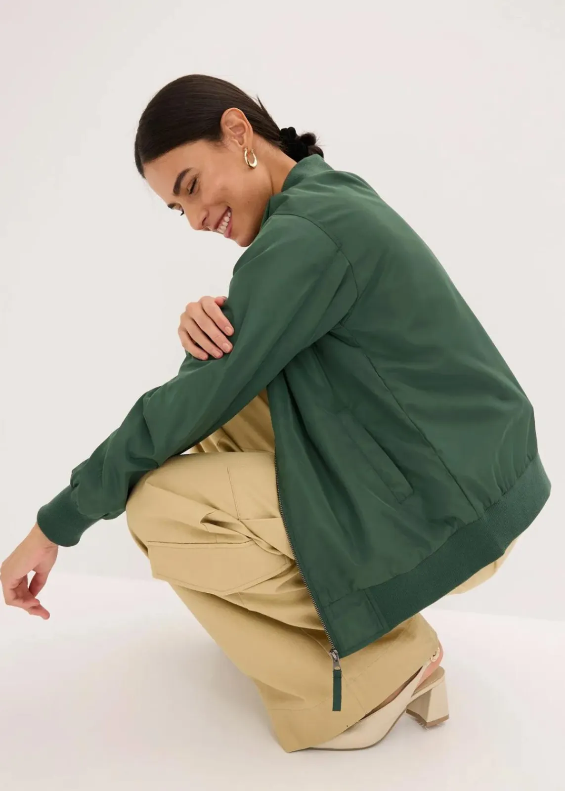 bonprix Bekleidung·Hosen|Jacken & Mäntel^Blouson schattengrün