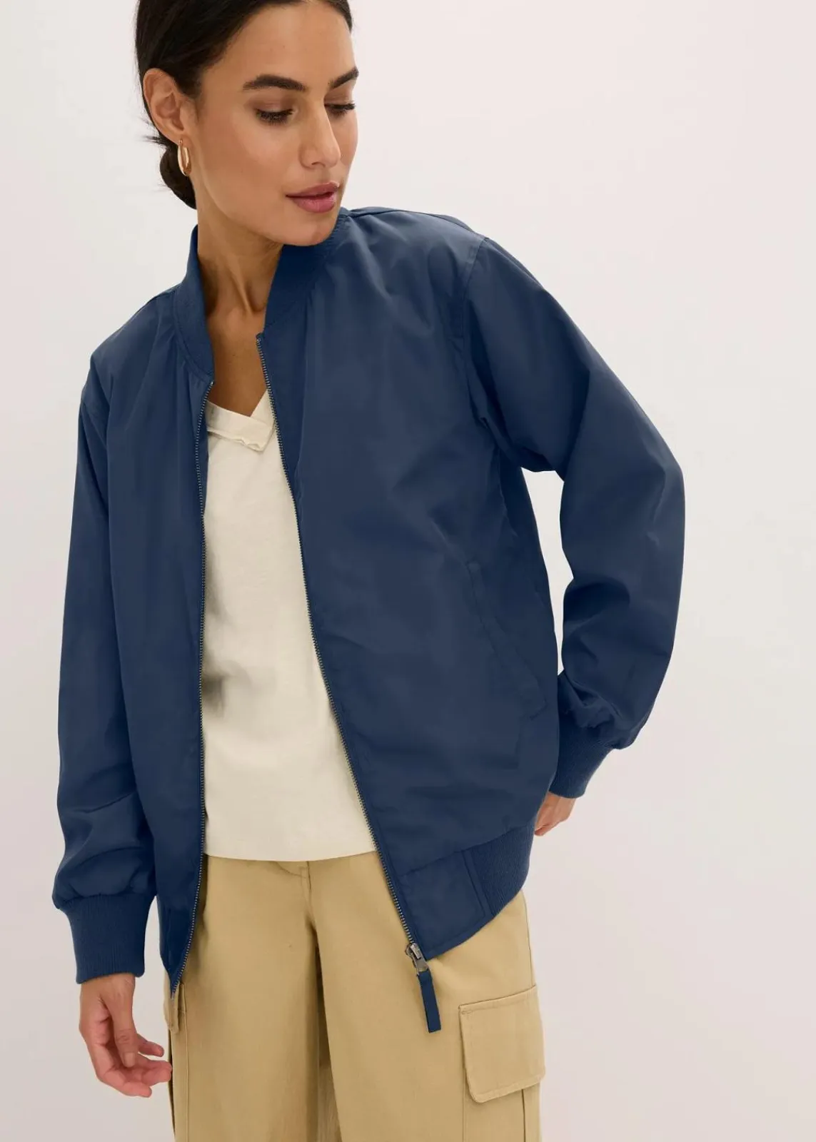 bonprix Jacken & Mäntel|Bekleidung·Hosen^Blouson schwarz