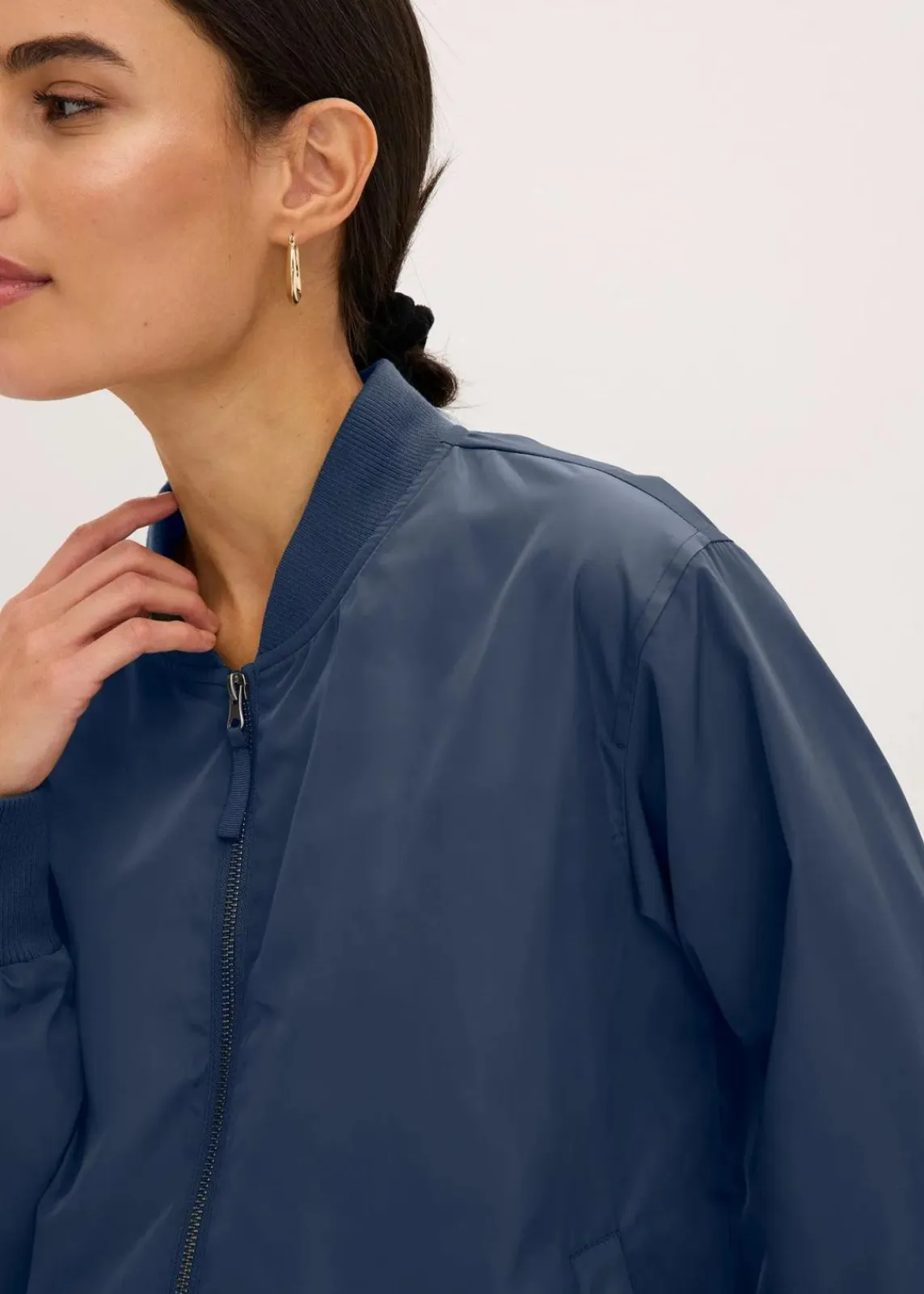 bonprix Jacken & Mäntel|Bekleidung·Hosen^Blouson schwarz