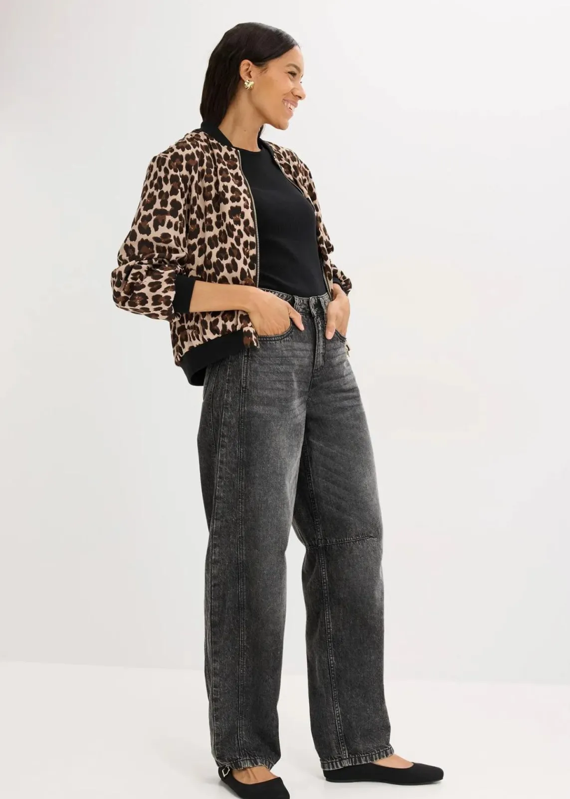 bonprix Bekleidung·Hosen|Jacken & Mäntel^Blouson aus fließendem Satin braun leo bedruckt