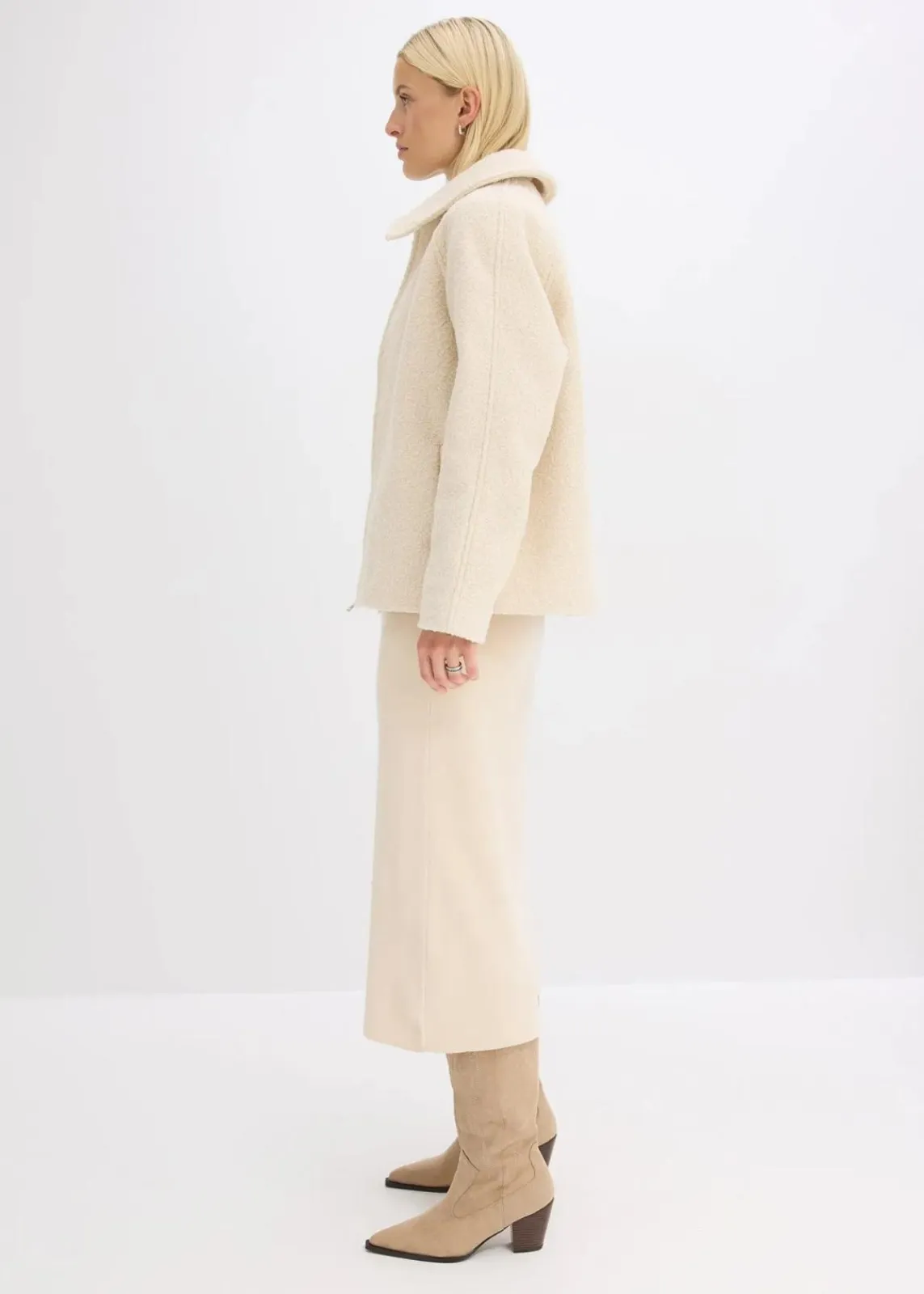 bonprix Bekleidung·Hosen|Jacken & Mäntel^Blouson aus softem Bouclé kieselbeige