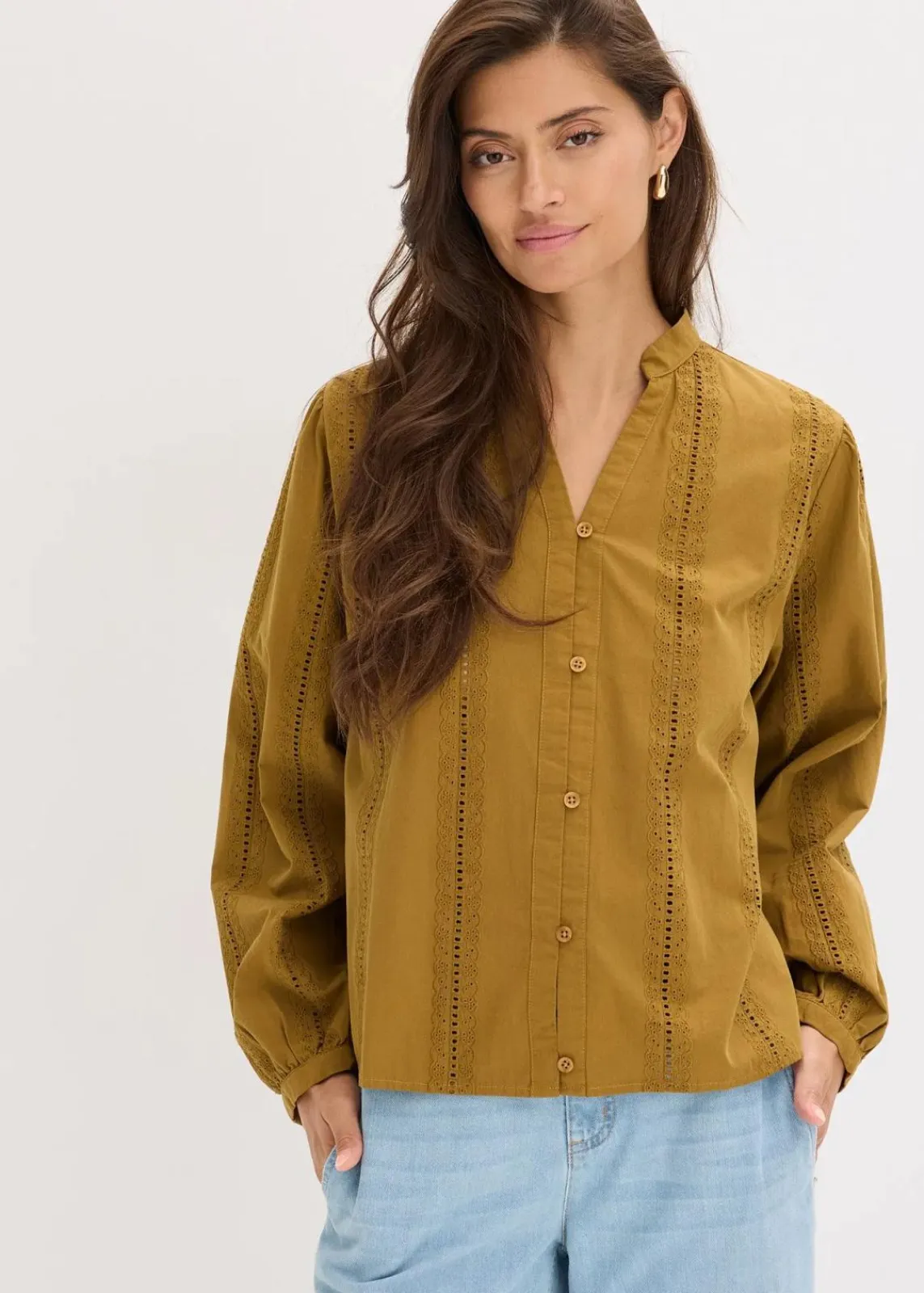 bonprix Bekleidung·Jacken & Mäntel|Blusen & Tuniken^Bluse aus Baumwolle mit Spitzen-Details mistelgrün