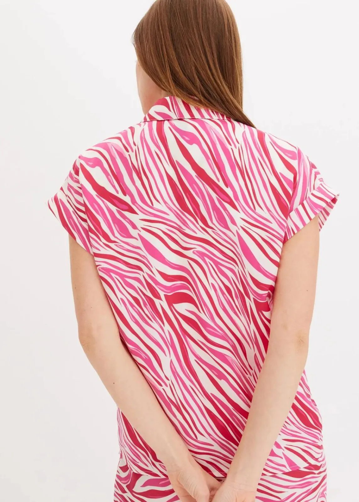 bonprix Bekleidung·Jacken & Mäntel|Zweiteiler & Sets^Bluse aus fließendem Satin creme/pink graphisch bedruckt
