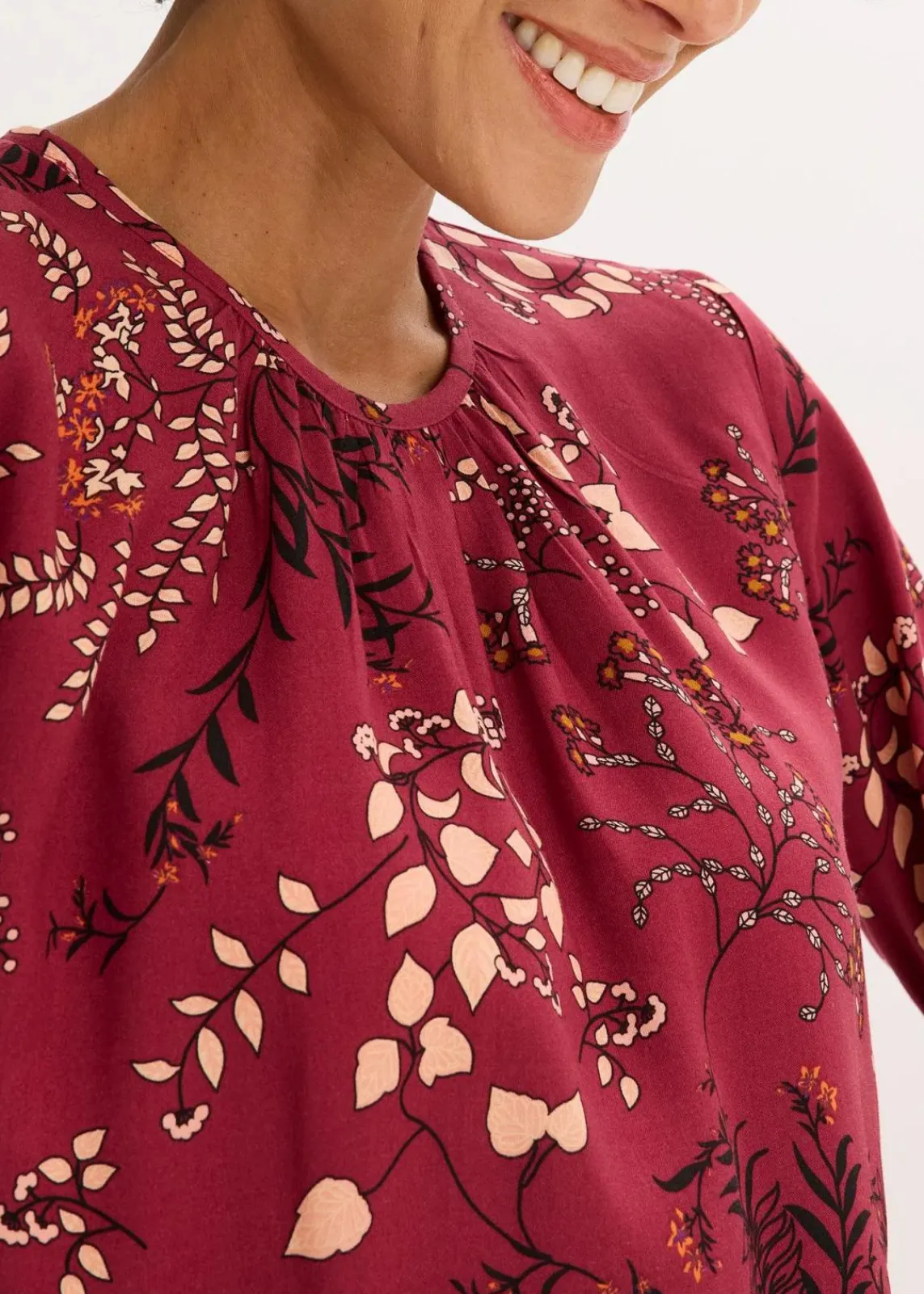 bonprix Blusen & Tuniken|Nachhaltigere Materialien^Bluse aus nachhaltiger Viskose pflaumenrot geblümt