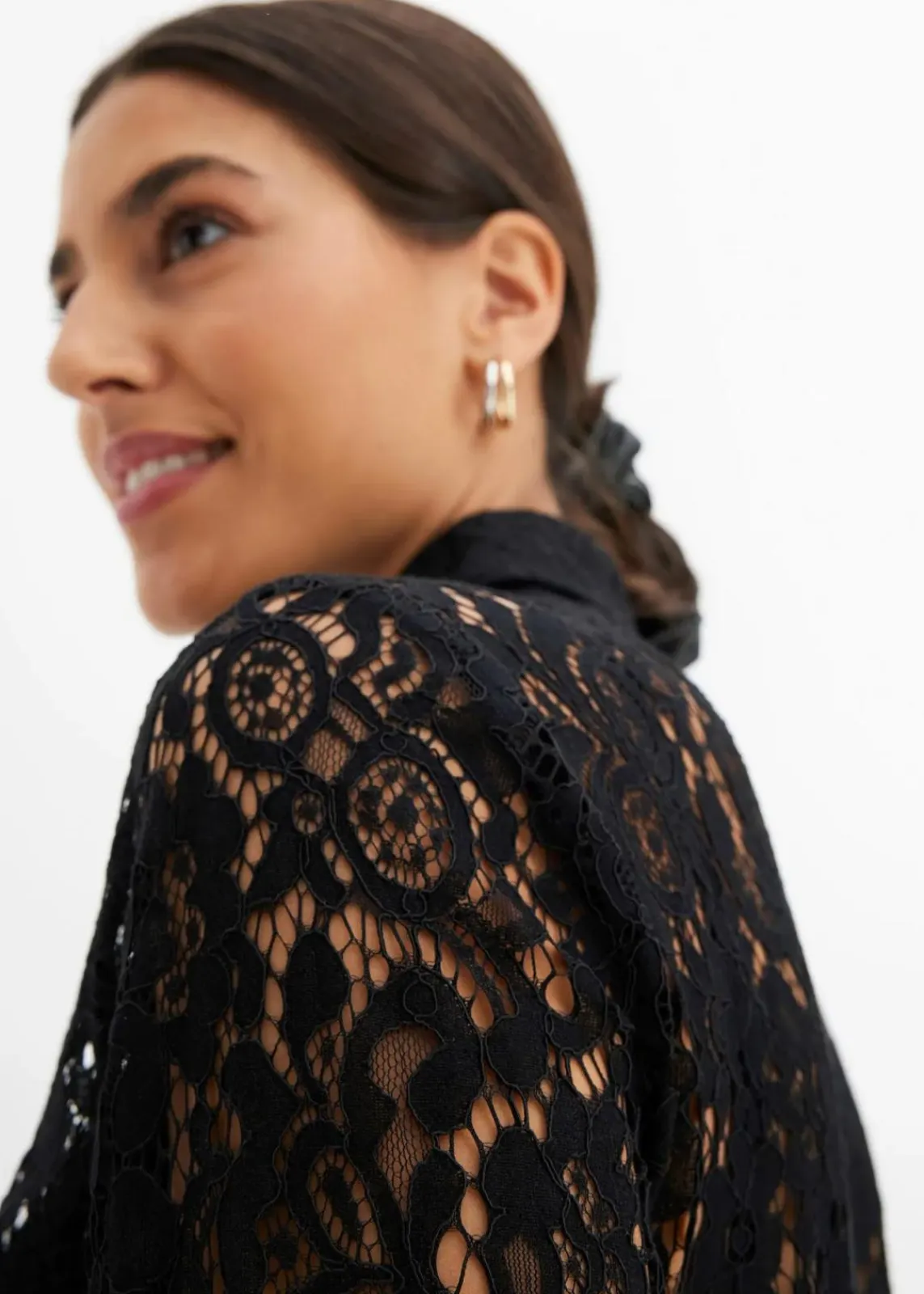 bonprix Bekleidung·Jacken & Mäntel|Blusen & Tuniken^Bluse aus Spitze schwarz