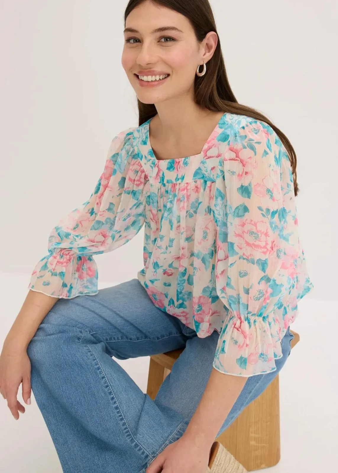 bonprix Bekleidung·Jacken & Mäntel|Blusen & Tuniken^Bluse mit Ballonsaum beige geblümt