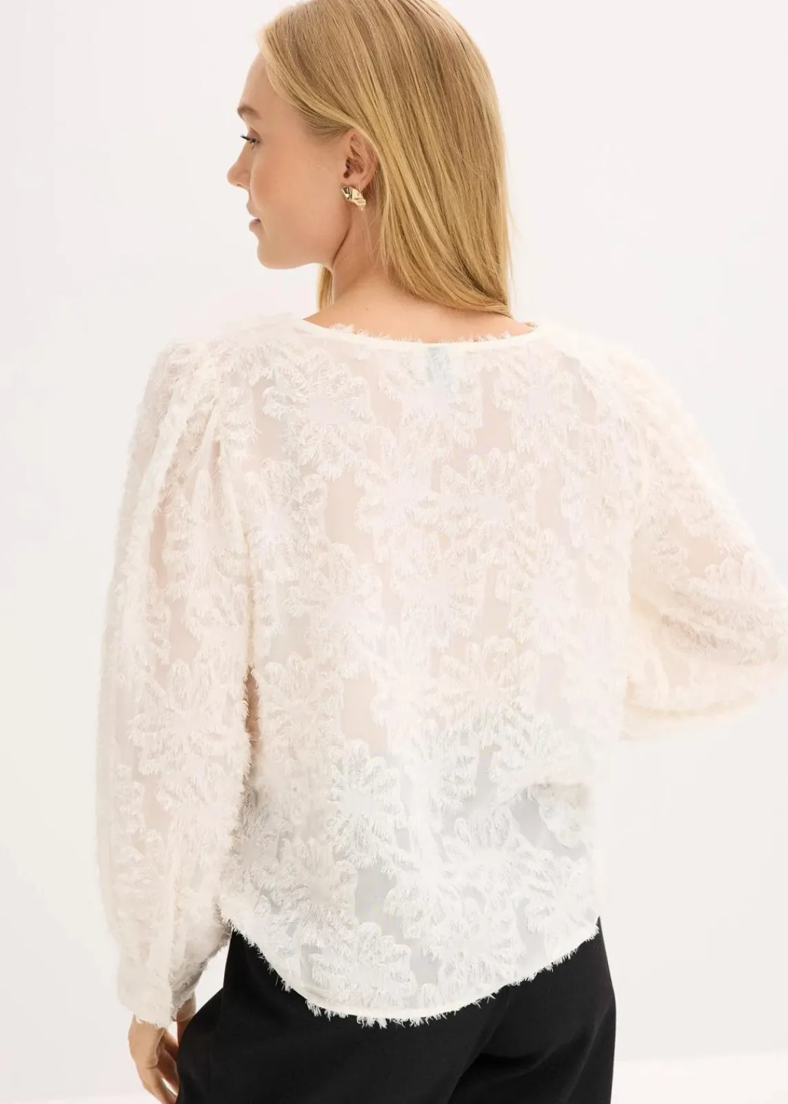 bonprix Blusen & Tuniken^Bluse mit floralem Strukturmuster creme