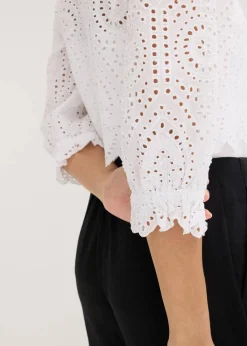 bonprix Blusen & Tuniken|Bekleidung·Jacken & Mäntel^Bluse mit Lochstickerei und Puffärmeln weiß
