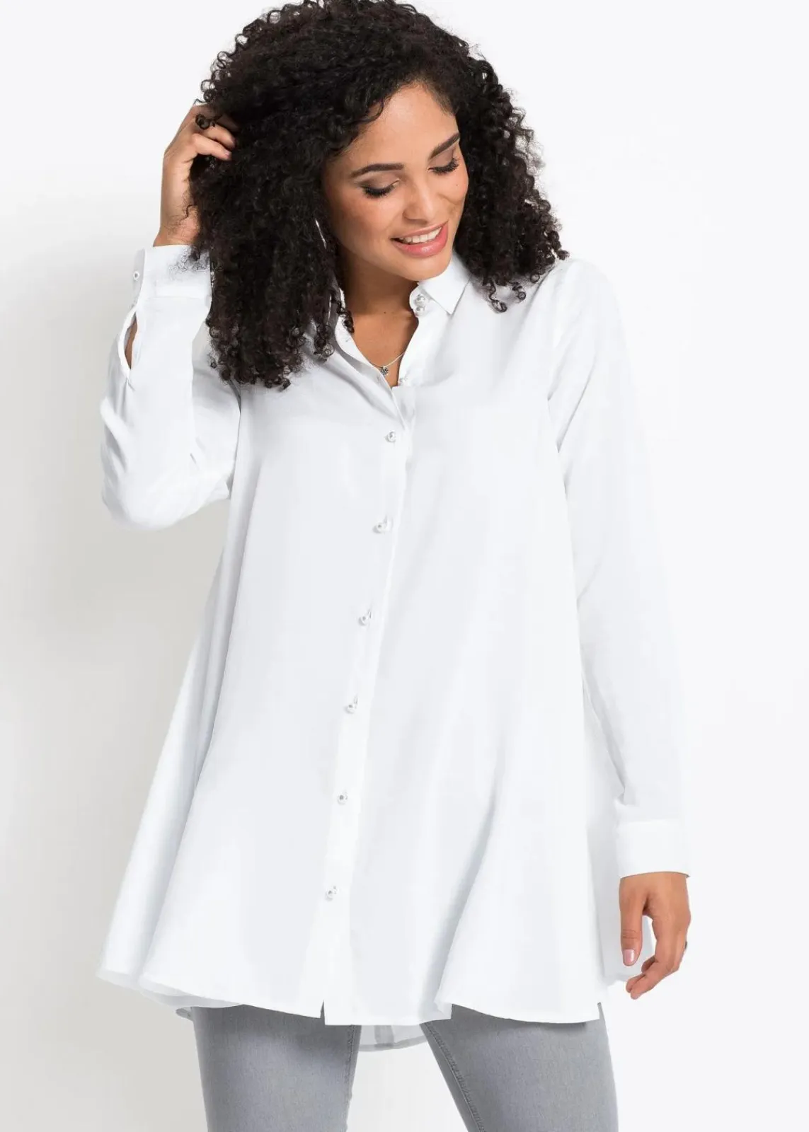 bonprix Nachhaltigere Materialien|Blusen & Tuniken^Bluse mit Perlenknopfleiste weiß