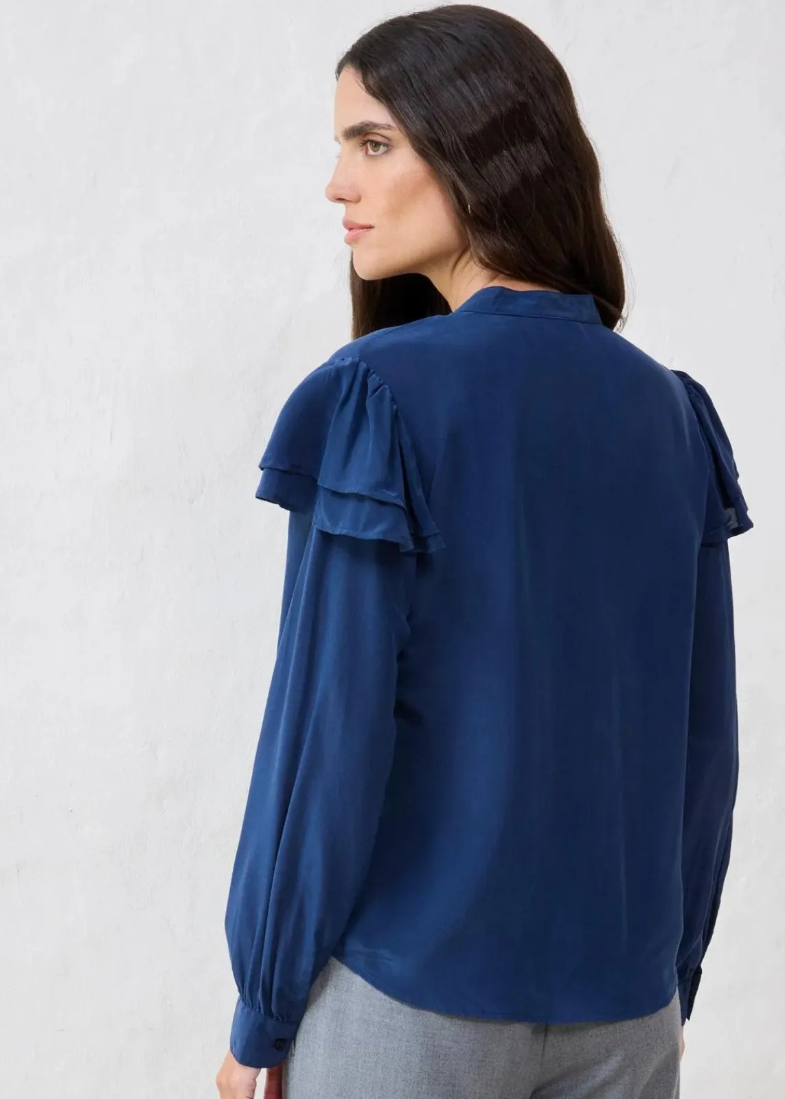 bonprix Bekleidung·Jacken & Mäntel|Blusen & Tuniken^Bluse mit Seidenanteil dunkelblau