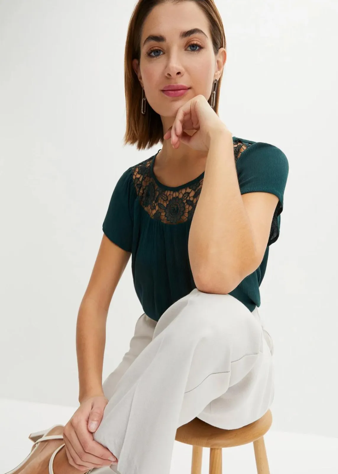 bonprix Bekleidung·Jacken & Mäntel|Blusen & Tuniken^Bluse mit Spitze tiefgrün