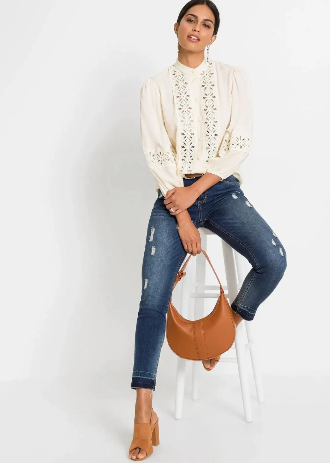 bonprix Bekleidung·Jacken & Mäntel|Blusen & Tuniken^Bluse mit Spitze aus softem Viskose-Mix wollweiß