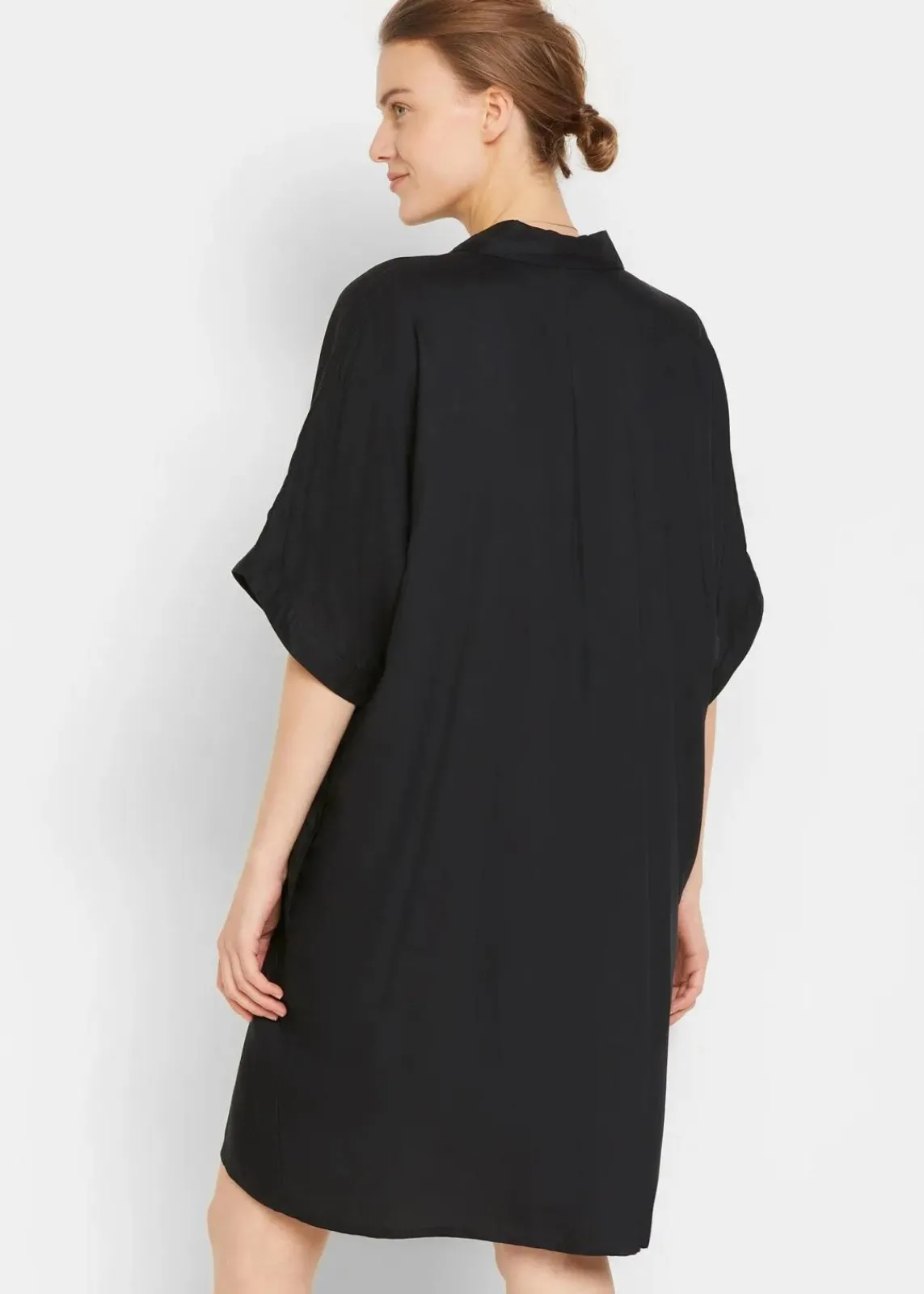 bonprix Bekleidung·Pullover & Strickjacken|Nachhaltigere Materialien^Blusenkleid aus feiner Viskose schwarz