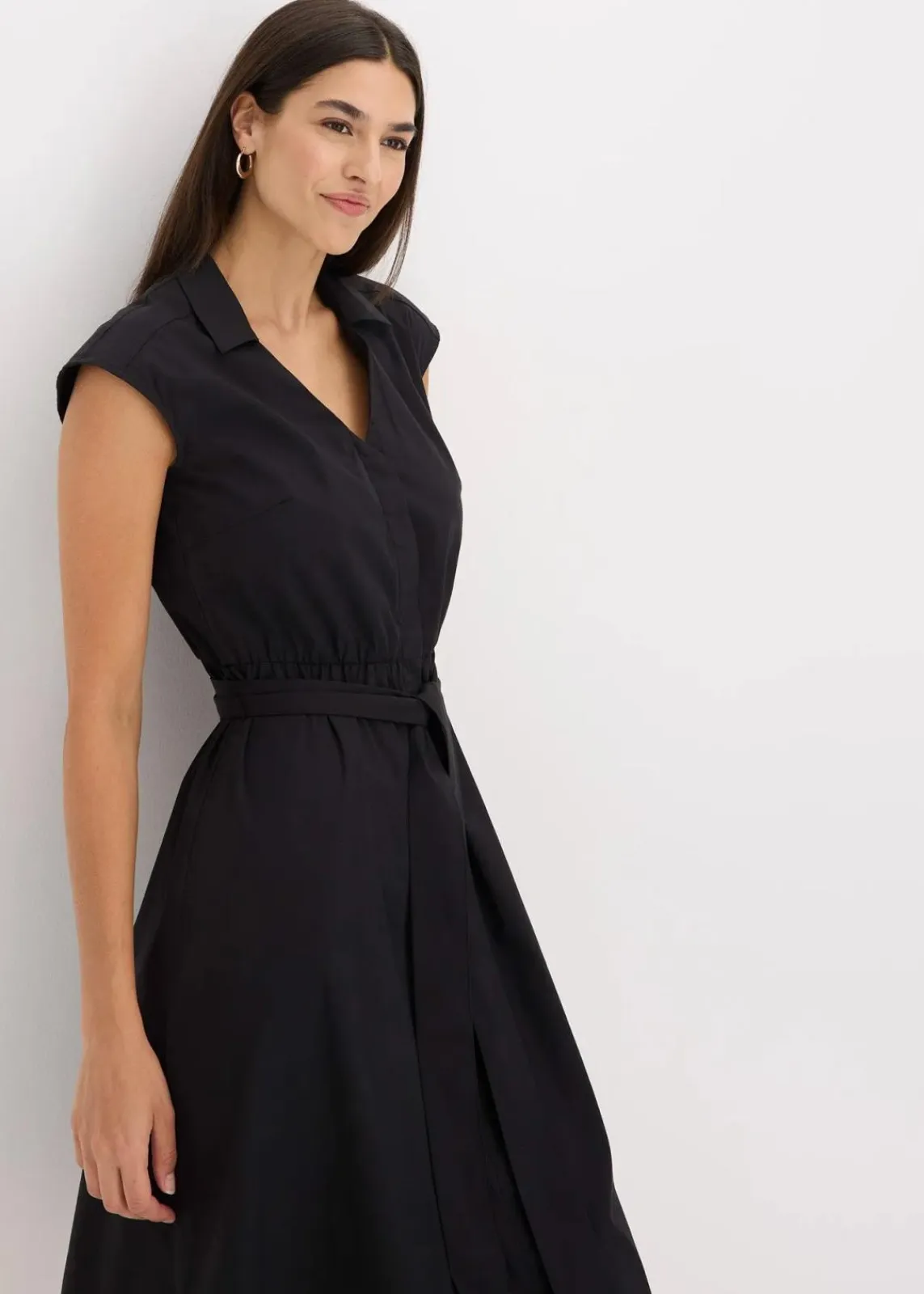 bonprix Bekleidung·Pullover & Strickjacken|Kleider^Blusenkleid mit Bindegürtel schwarz