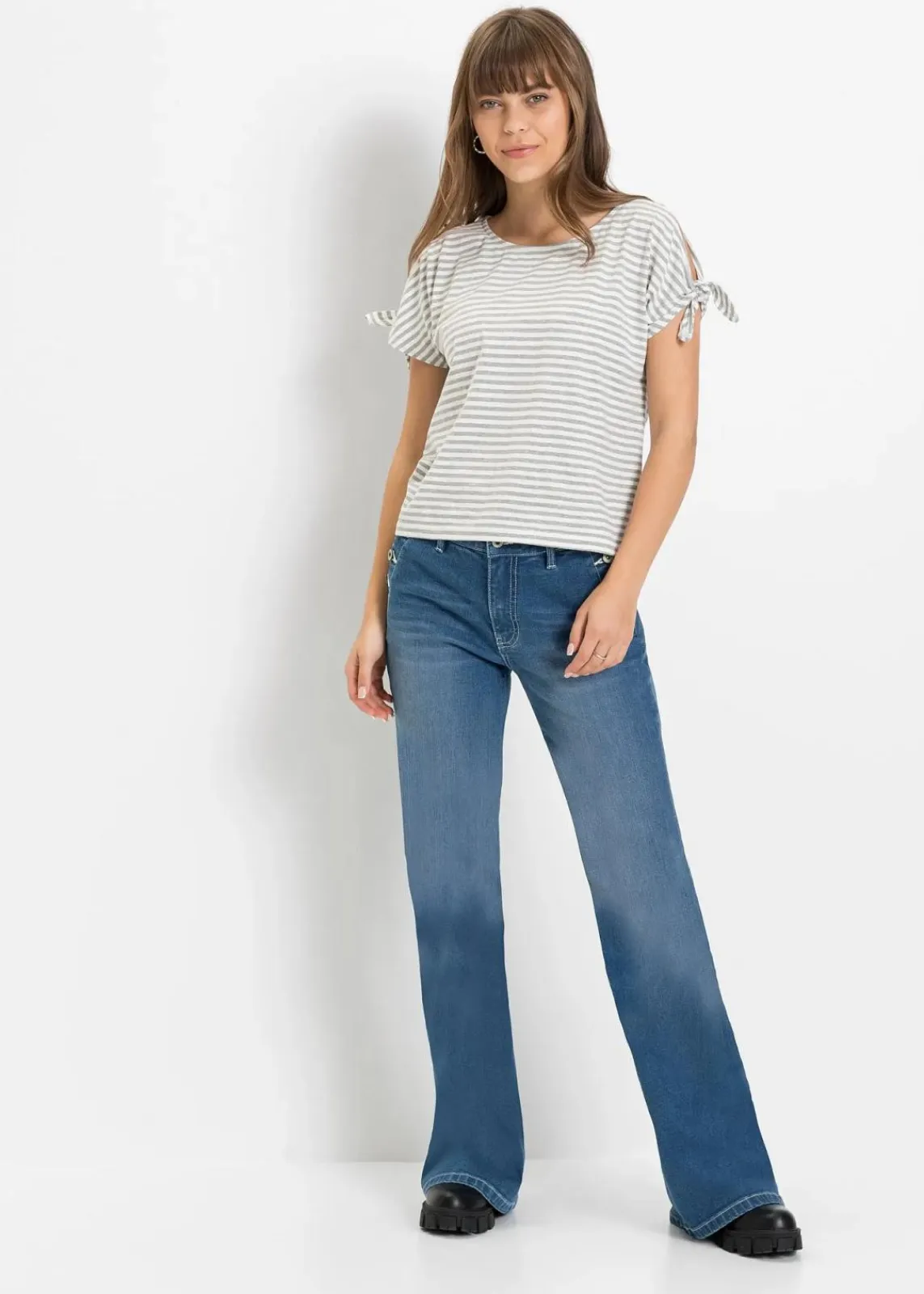 bonprix Kurzgrößen|Bekleidung·Shirts & Tops^Bootcut Jeans Mid Waist, Bio-Baumwolle blau denim