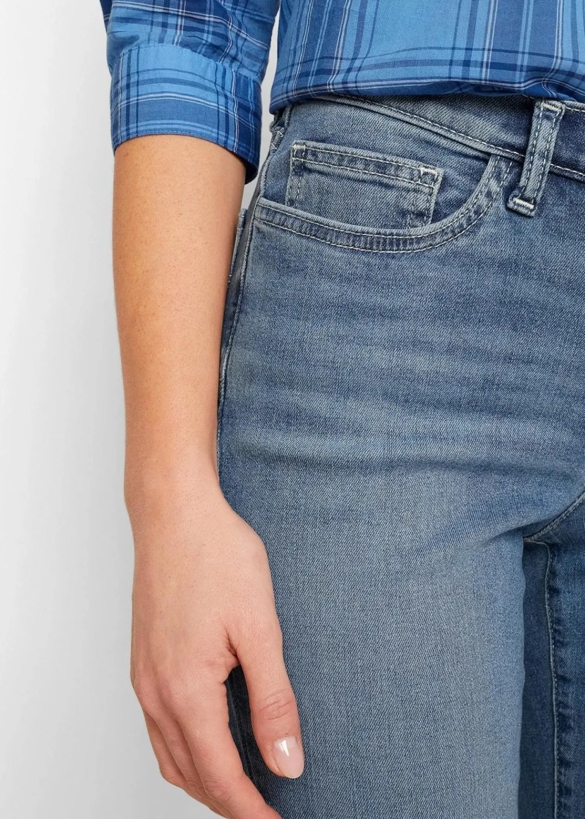 bonprix Bekleidung·Shirts & Tops|Jeans^Bootcut Jeans Mid Waist, Bio-Baumwolle mittelblau denim used