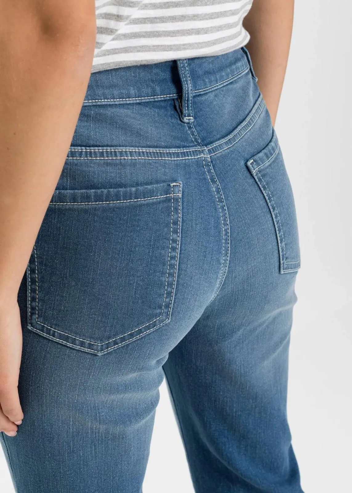 bonprix Jeans|Kurzgrößen^Bootcut Jeans Mid Waist, Bio-Baumwolle blau denim