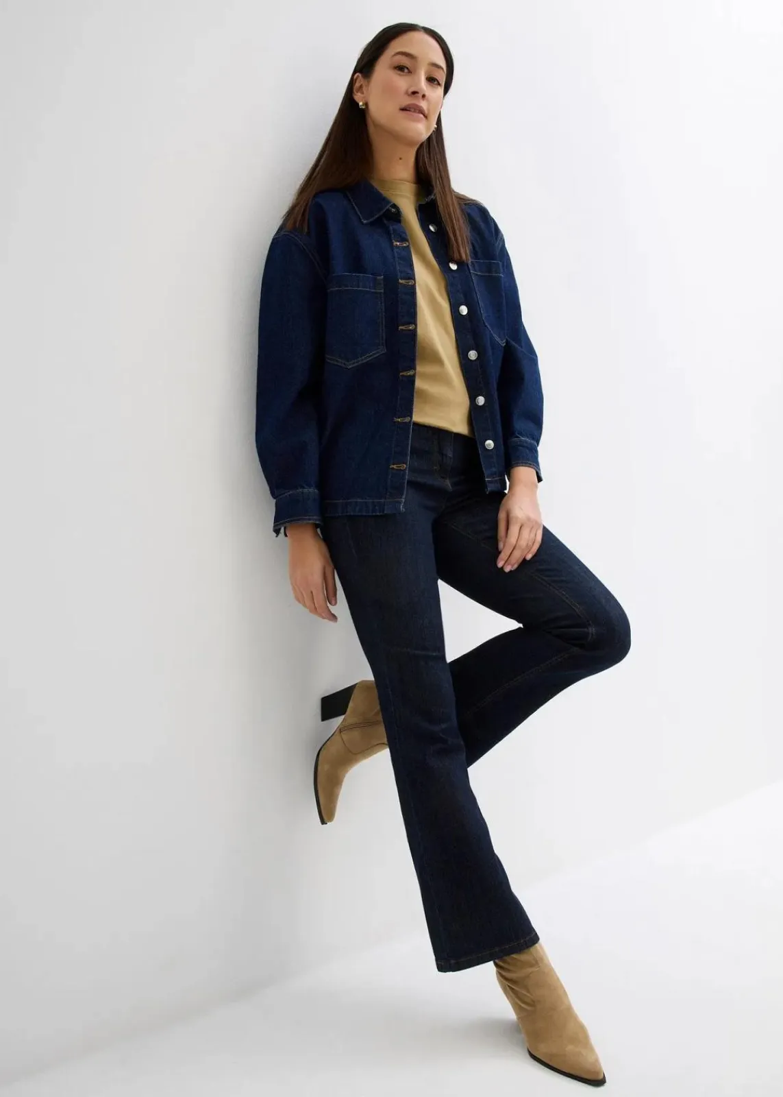 bonprix Jeans|Kurzgrößen^Bootcut Jeans Mid Waist, Stretch dunkelblau