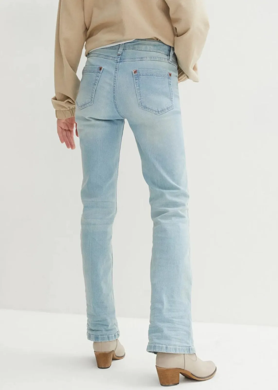 bonprix Bekleidung·Shirts & Tops|Jeans^Bootcut Jeans Mid Waist, Stretch hellblau used