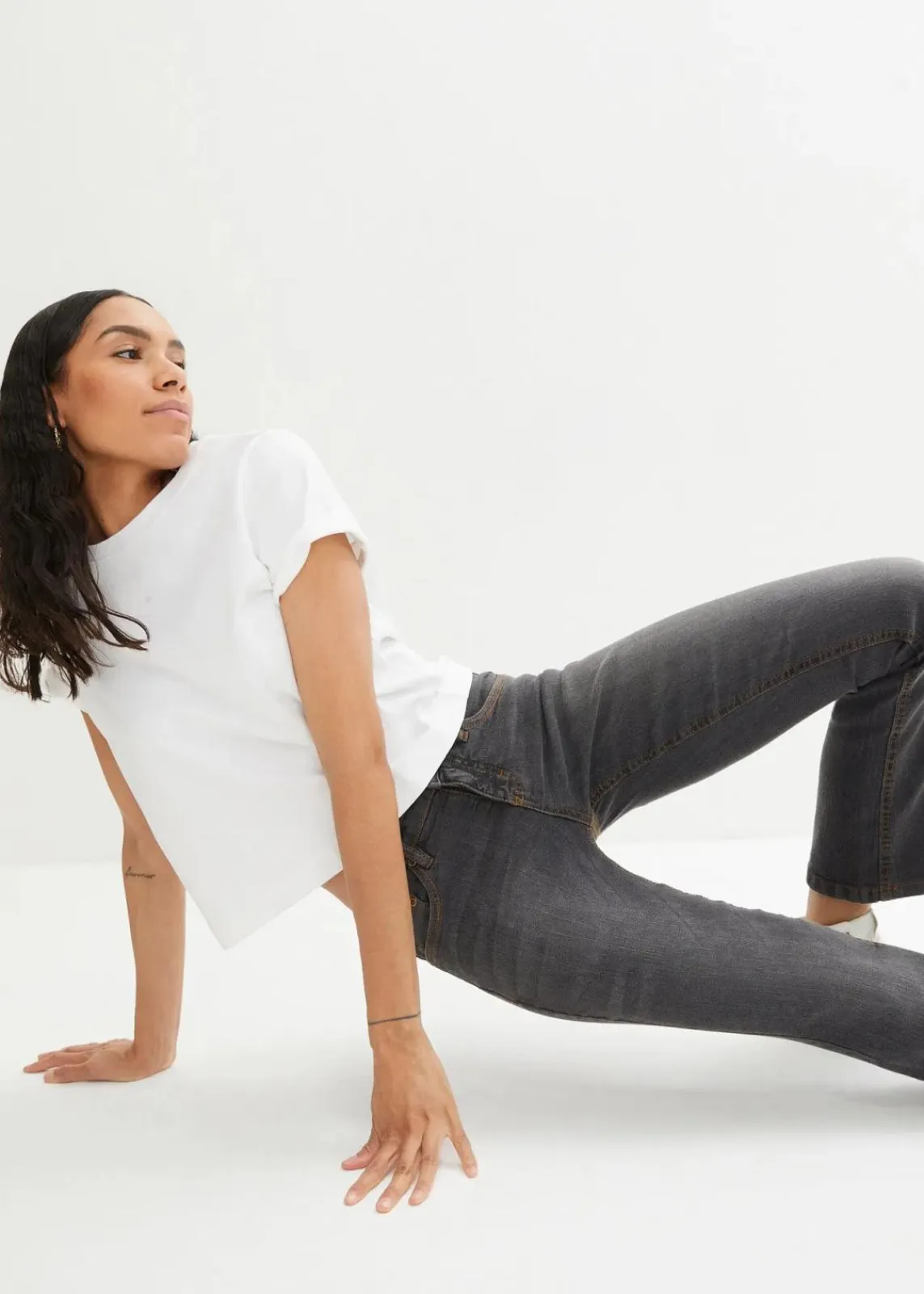 bonprix Jeans|Kurzgrößen^Bootcut Jeans Mid Waist, Stretch schwarz used