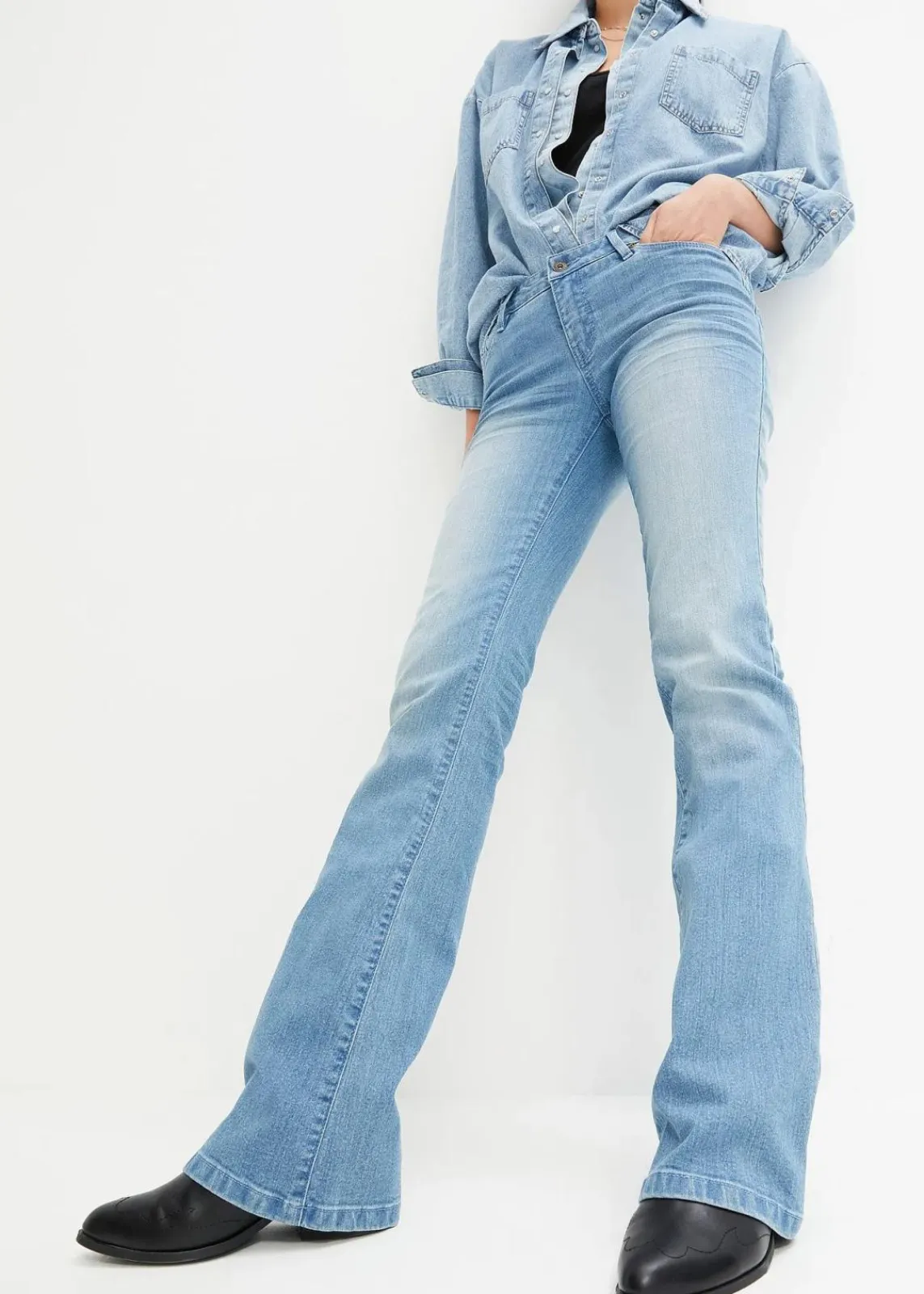 bonprix Bekleidung·Shirts & Tops|Jeans^Bootcut-Jeans hellblau denim