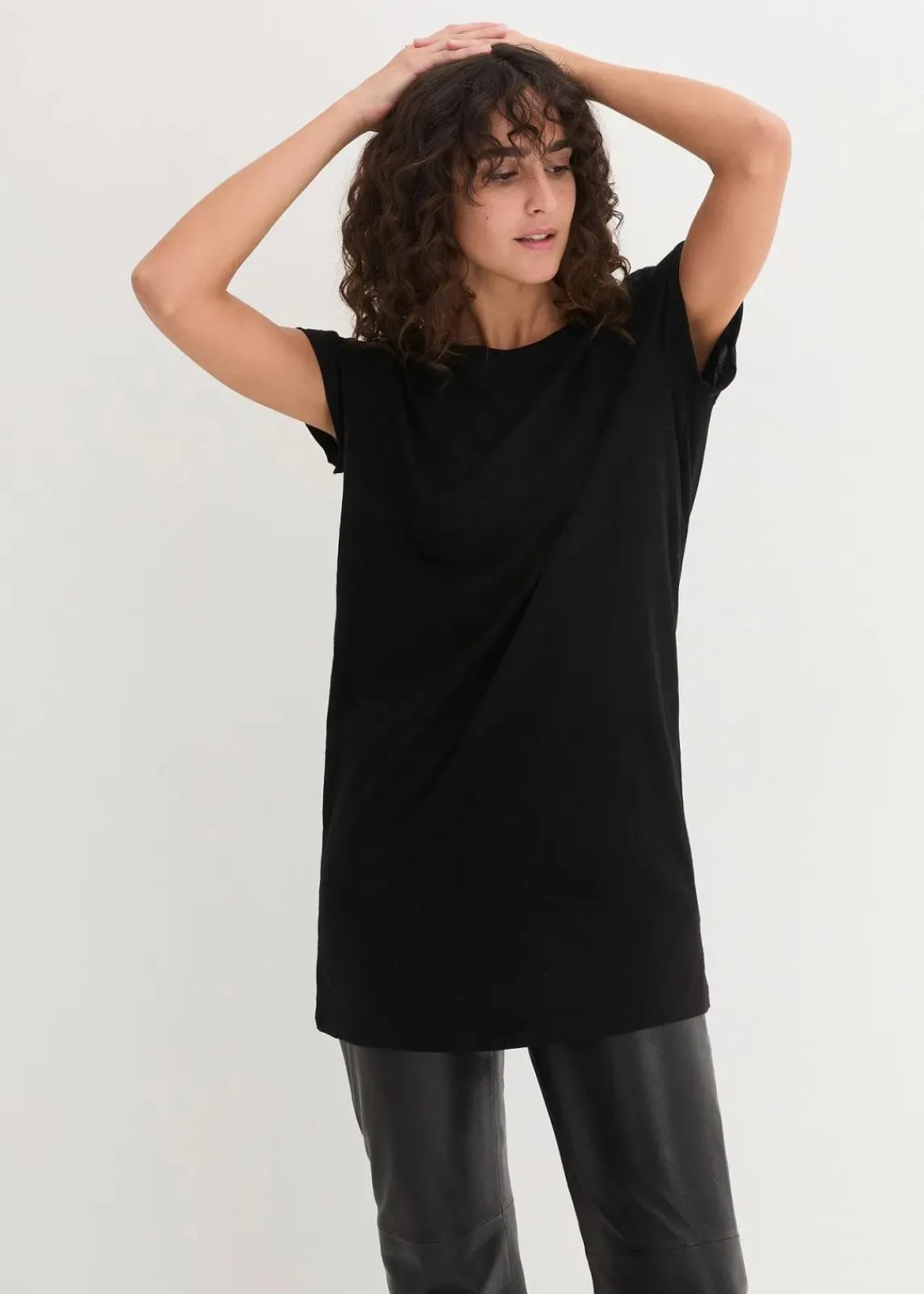 bonprix Bekleidung·Röcke|Basics^Boxy-Longshirt mit kurzen Ärmeln schwarz